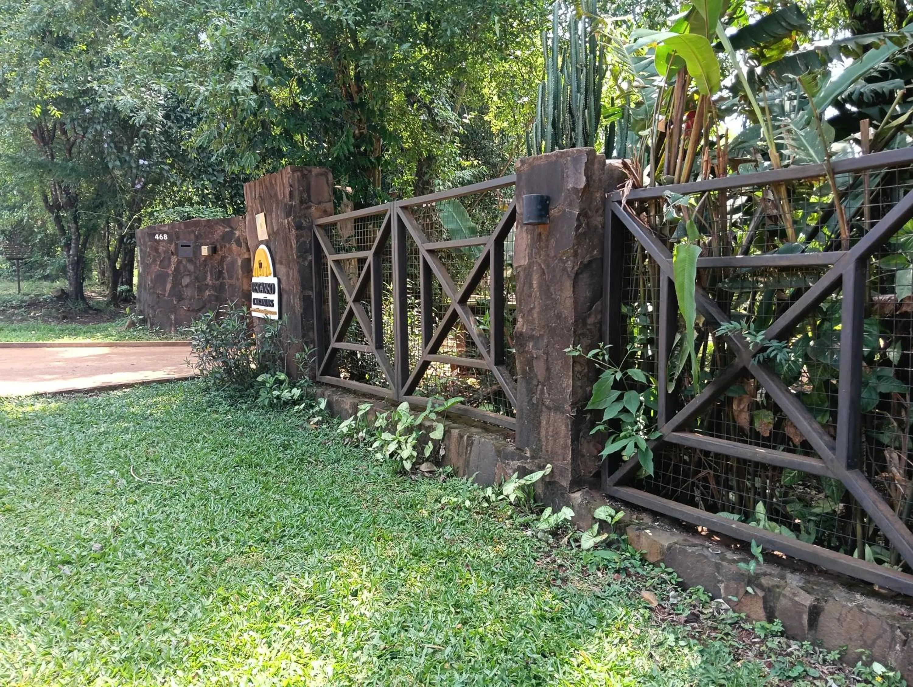 Facade/entrance in El Descanso Iguazú by DOT Cabana
