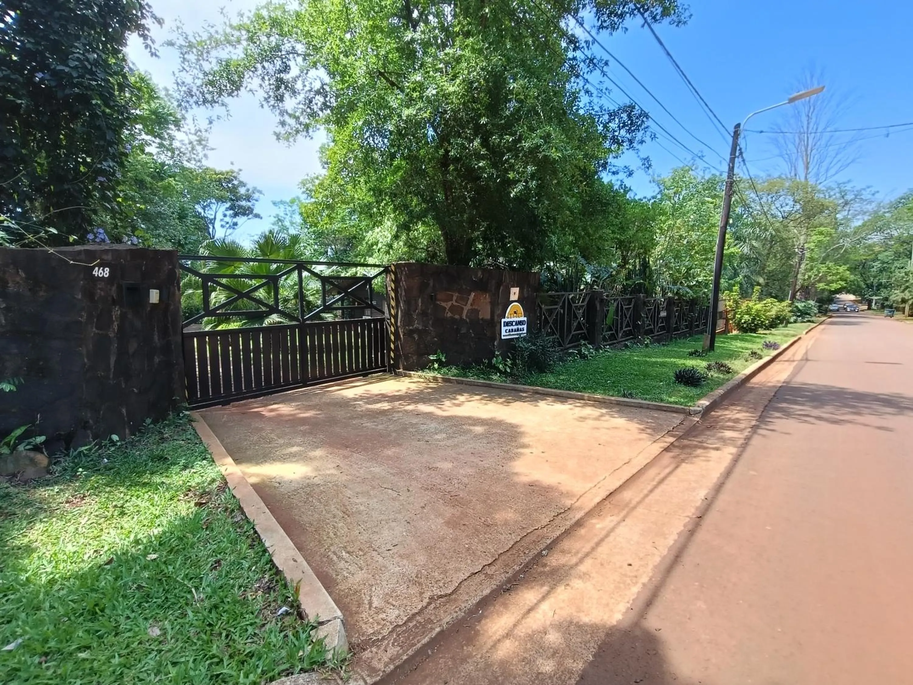 Street view in El Descanso Iguazú by DOT Cabana