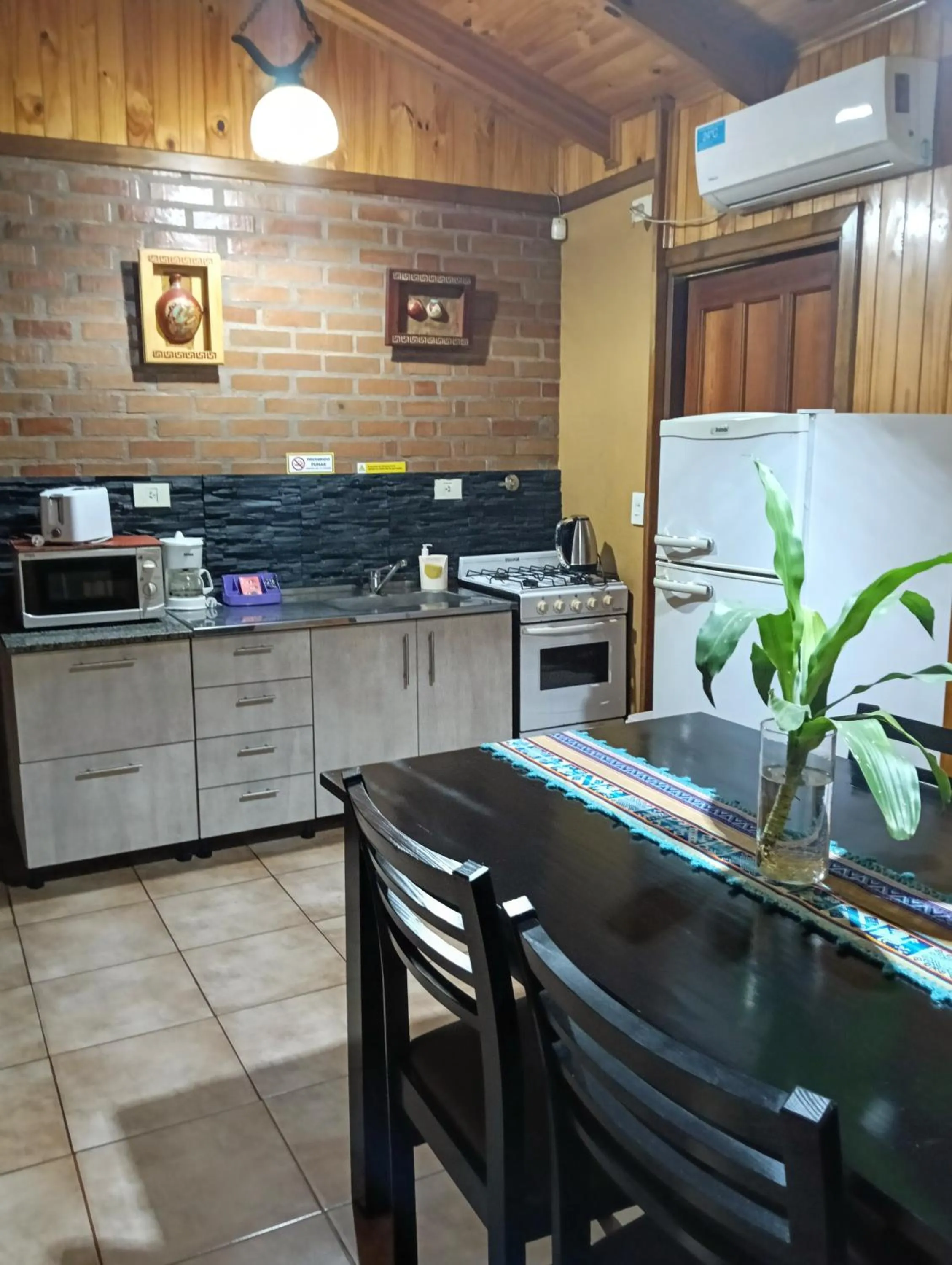 Kitchen or kitchenette in El Descanso Iguazú by DOT Cabana