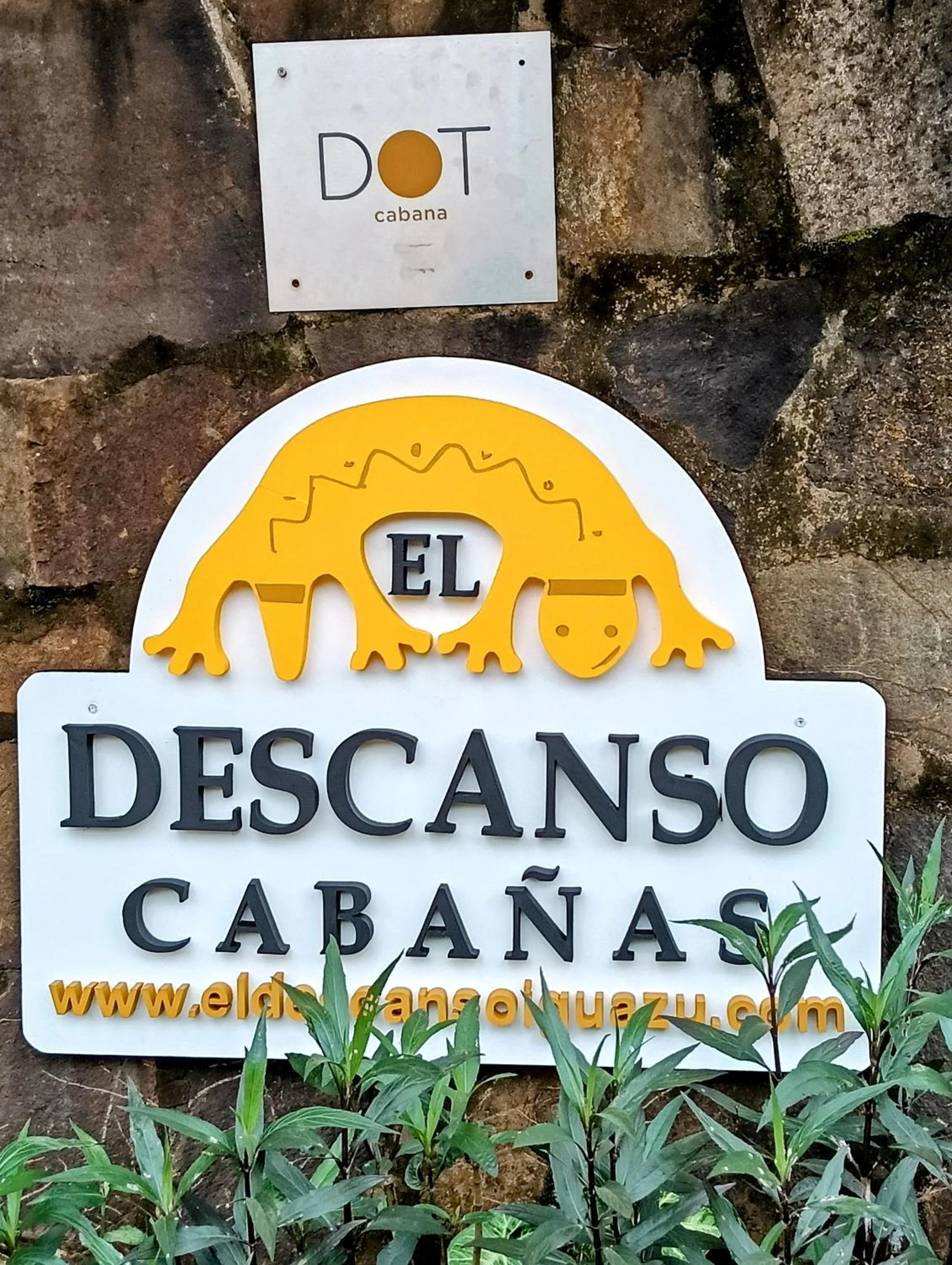 Property logo or sign in El Descanso Iguazú by DOT Cabana