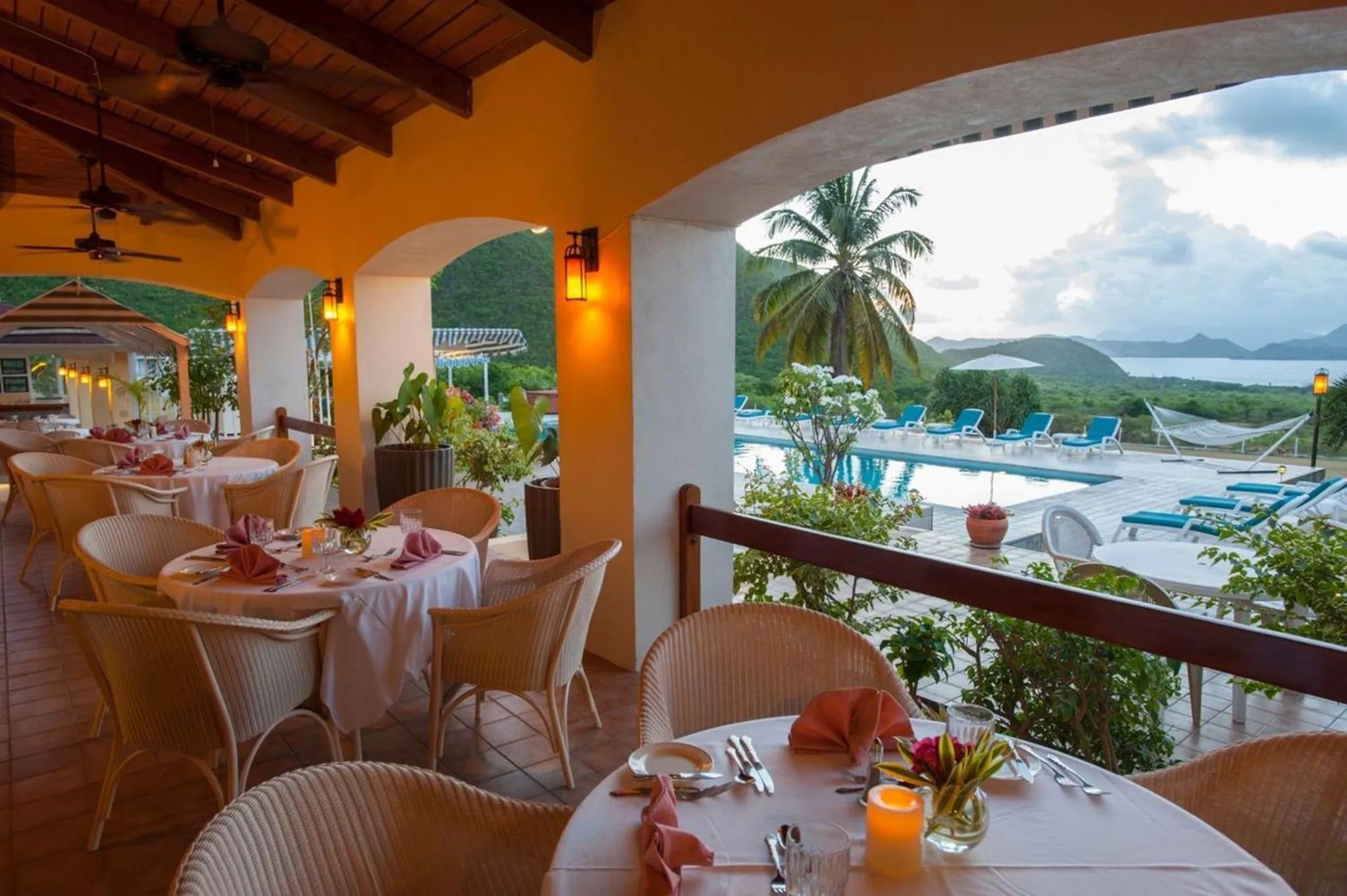 Restaurant/places to eat in Mount Nevis Hotel