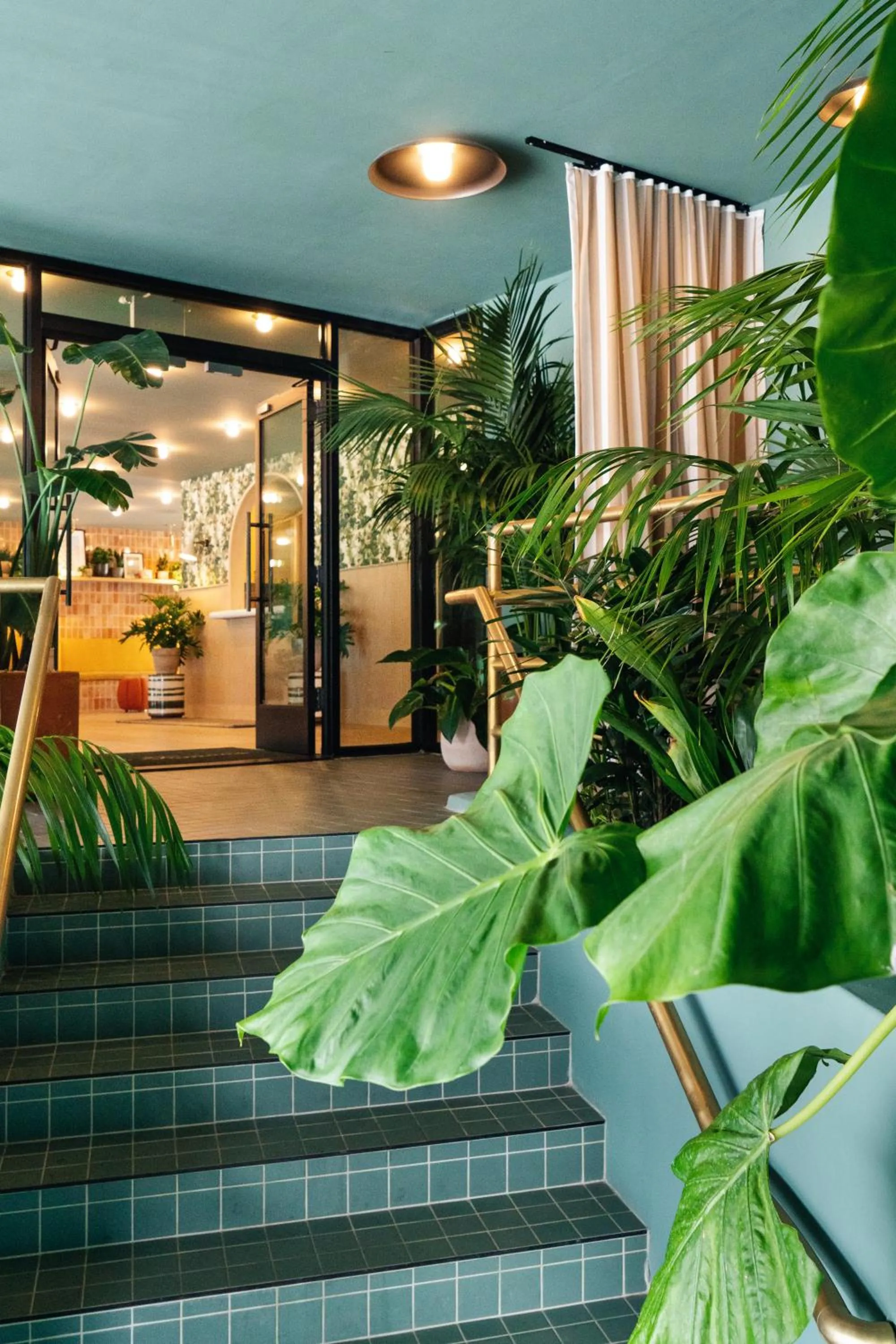 Facade/entrance in Palihotel Hollywood near Universal Studios