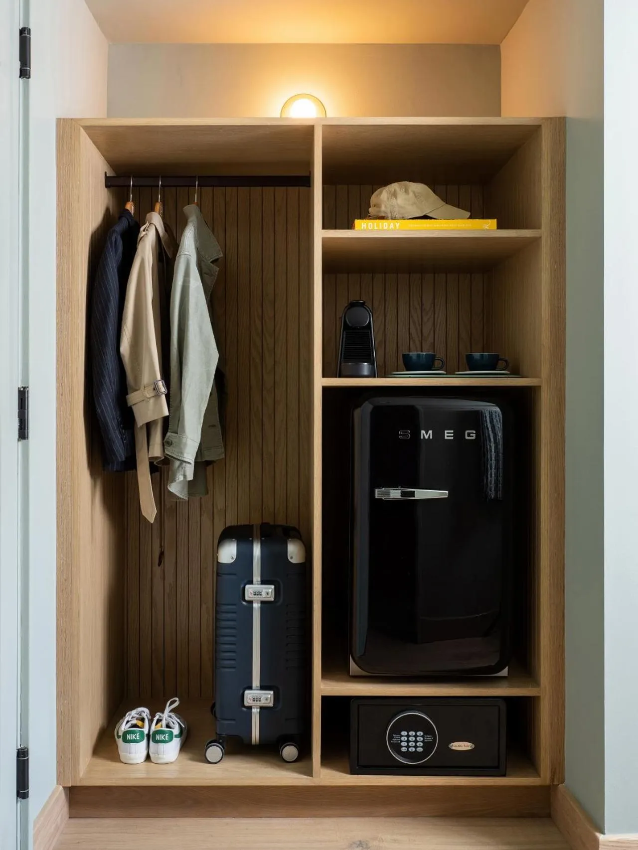 Coffee/tea facilities in Palihotel Hollywood near Universal Studios