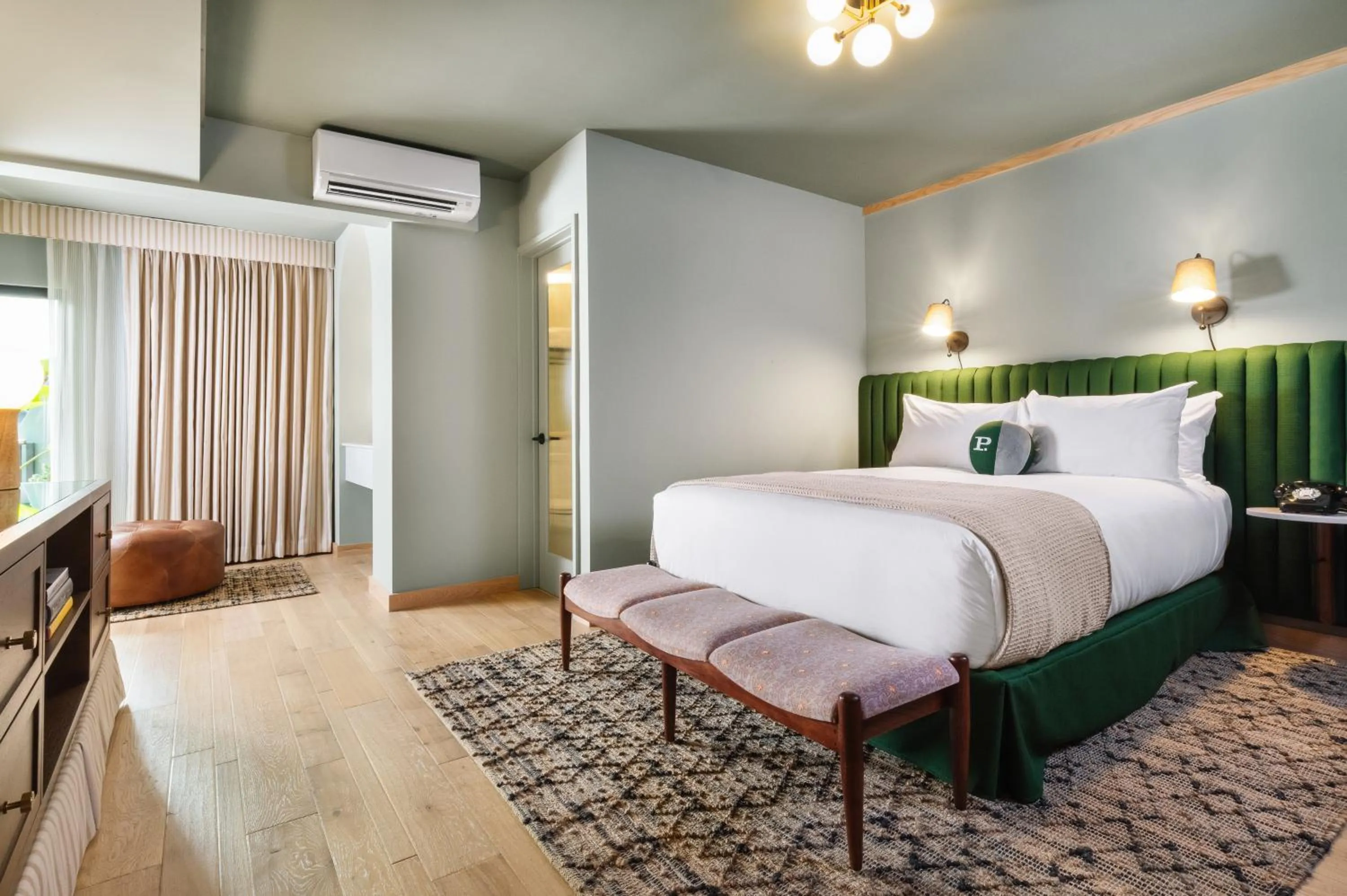 Queen Room in Palihotel Hollywood near Universal Studios