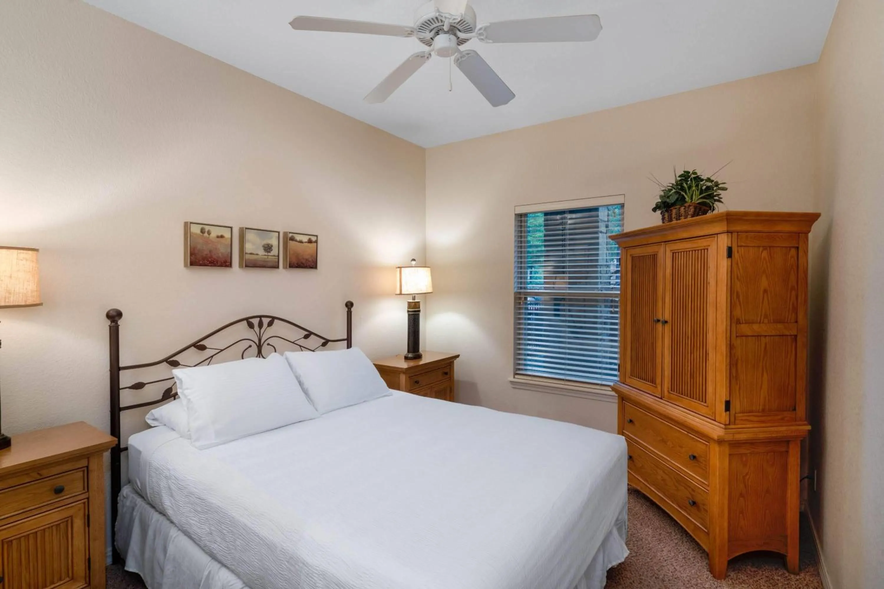 Photo of the whole room, Bed in Los Lagos at Hot Springs Village a Ramada by Wyndham