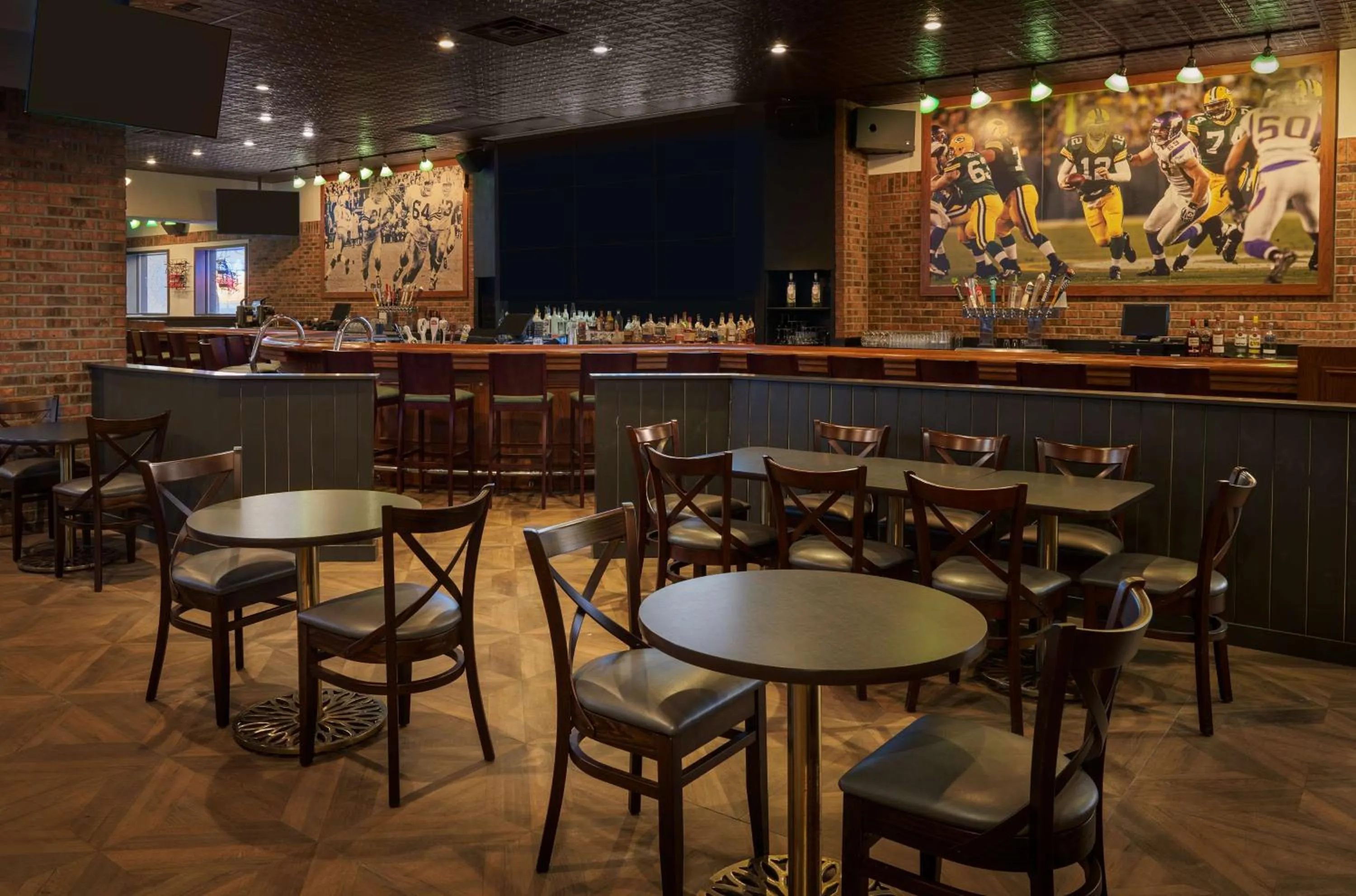 Lounge or bar in Hilton Appleton Paper Valley