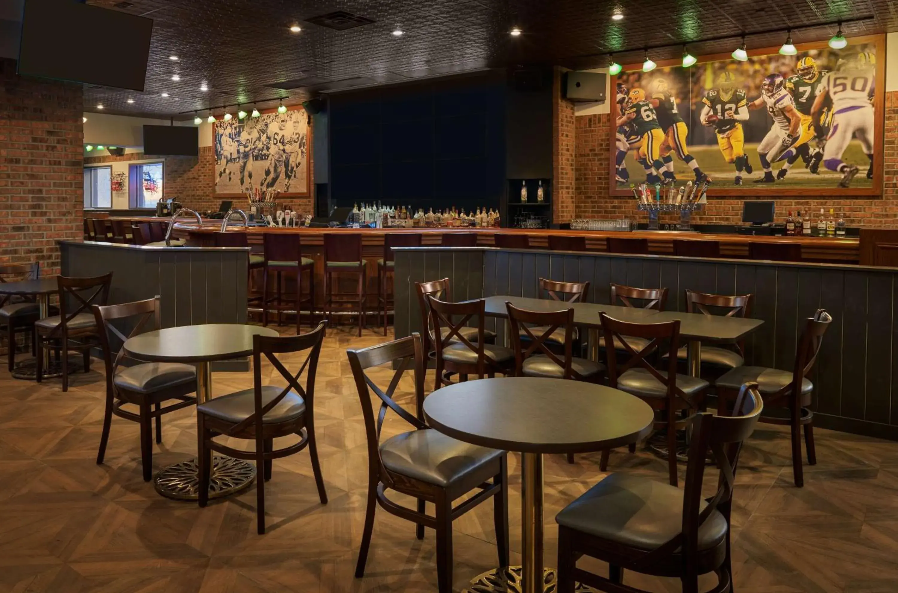 Lounge or bar in Hilton Appleton Paper Valley Lounge or bar in Hilton Appleton Paper Valley