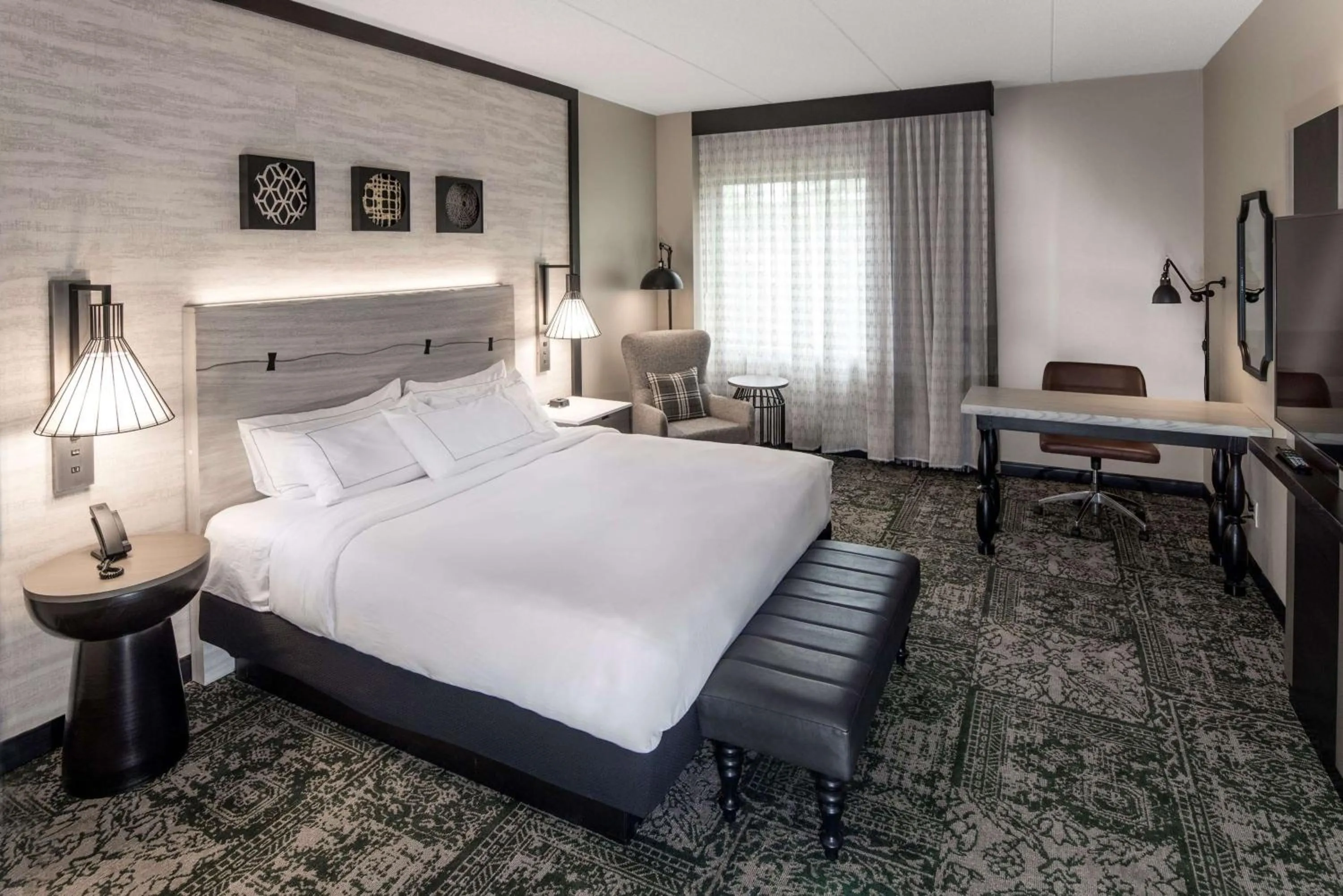 Bedroom, Bed in Hilton Appleton Paper Valley