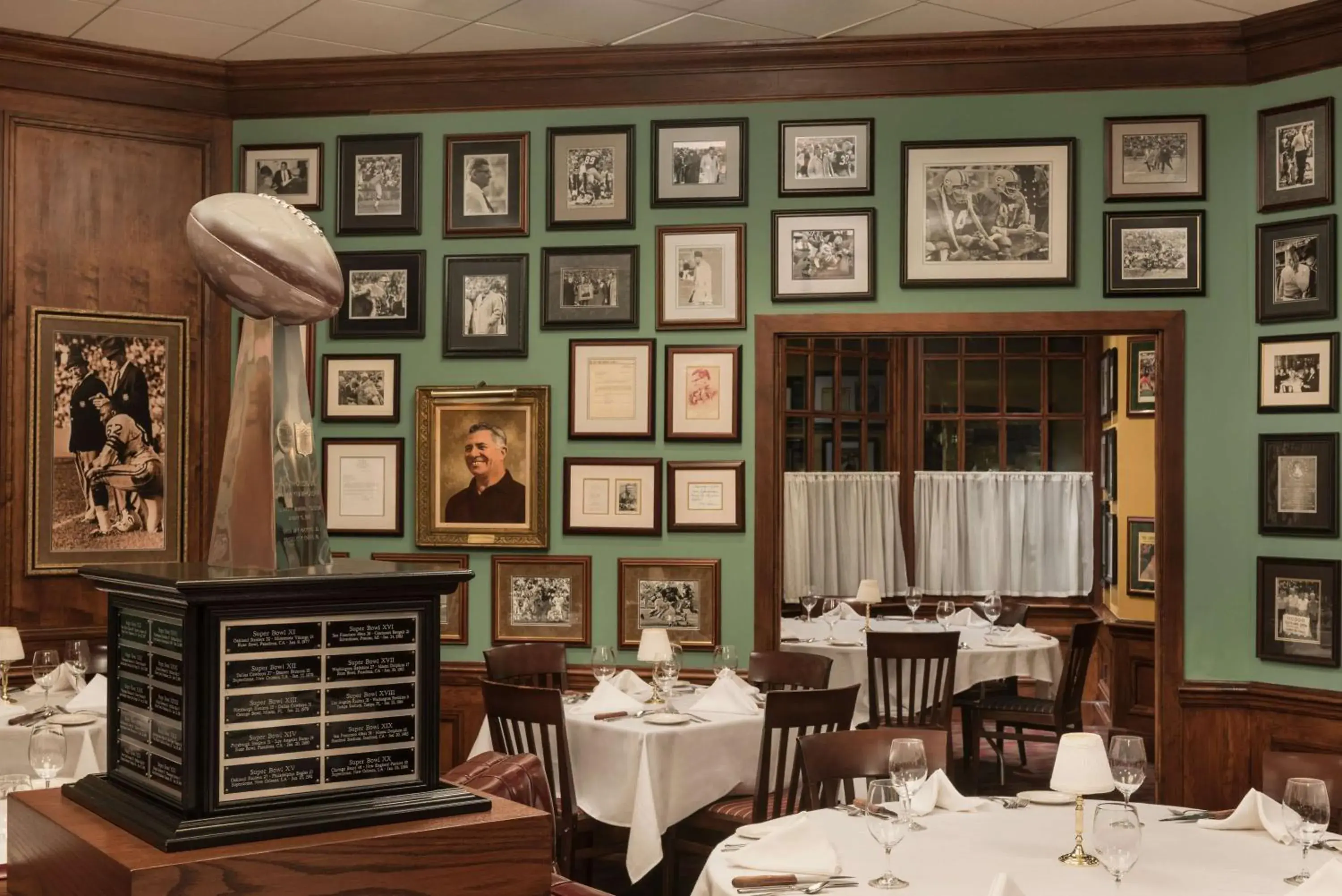 Restaurant/places to eat in Hilton Appleton Paper Valley Restaurant/places to eat in Hilton Appleton Paper Valley