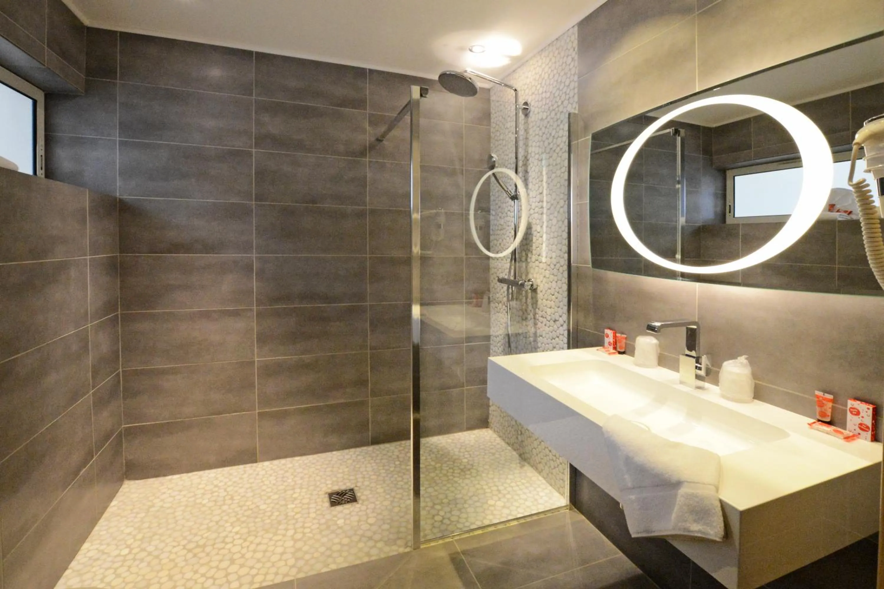 Bathroom in Calvi Hôtel