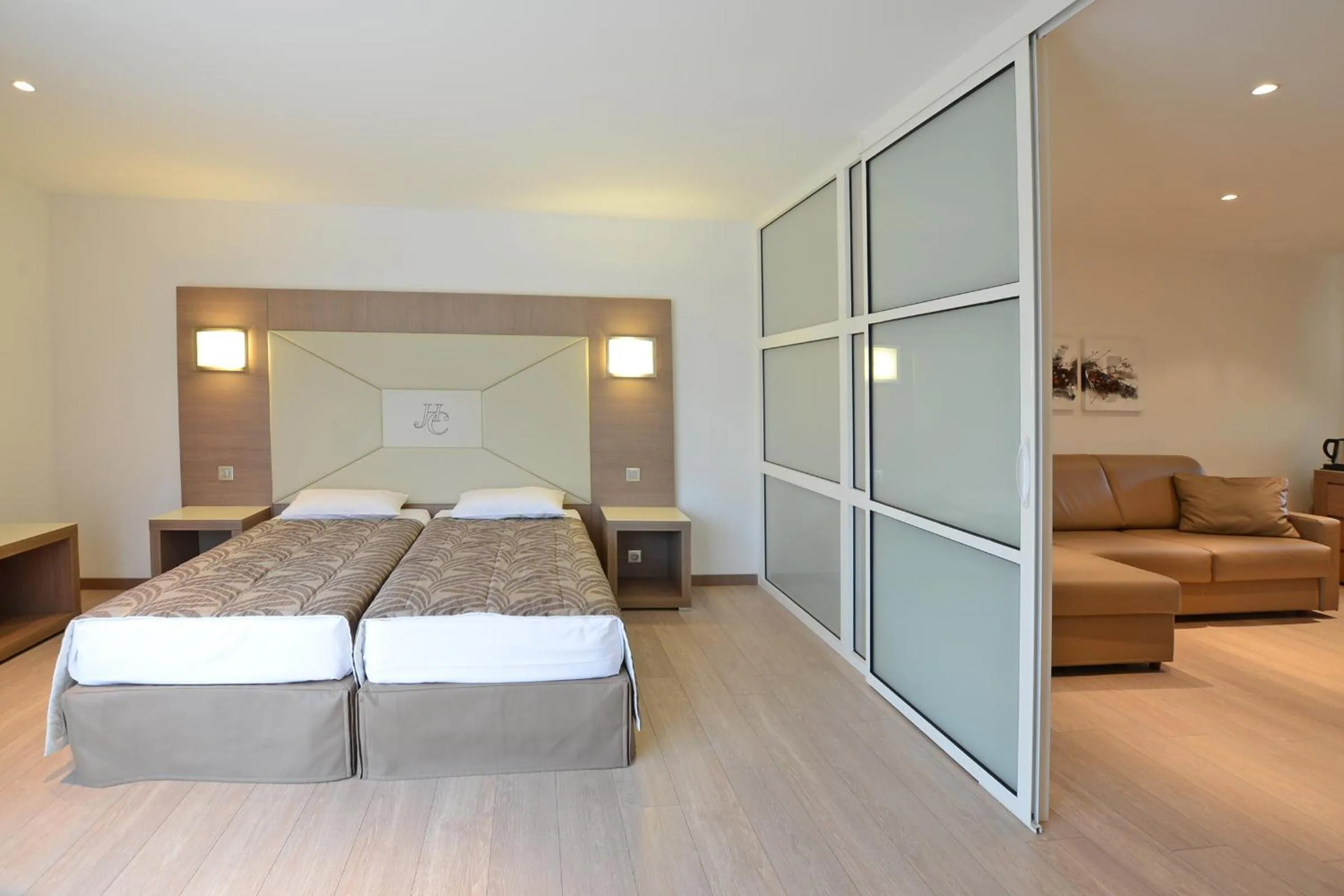 Bedroom, Bed in Calvi Hôtel