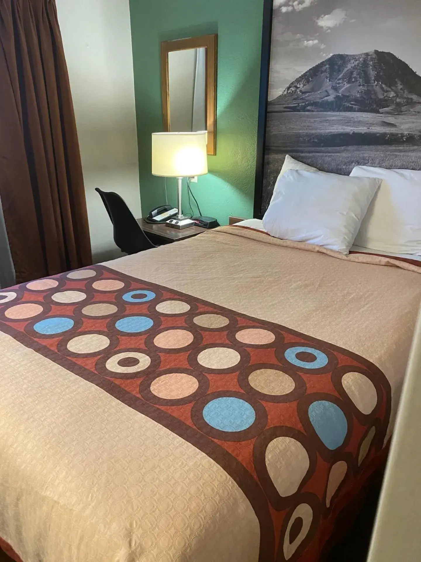 Bed in Super 8 by Wyndham Pierre SD Bed in Super 8 by Wyndham Pierre SD