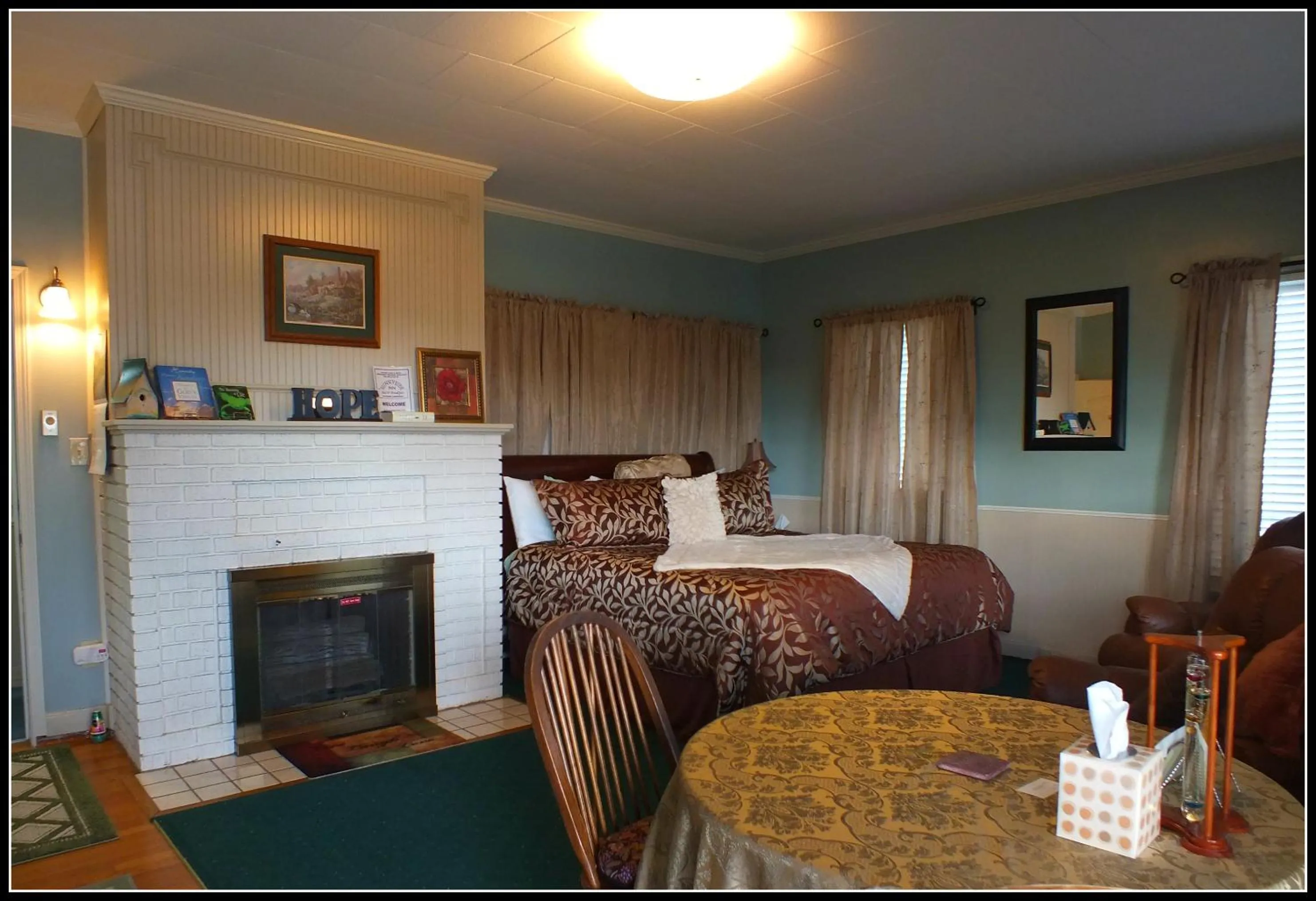 Bed in Sunnyside Inn Bed &Breakfast