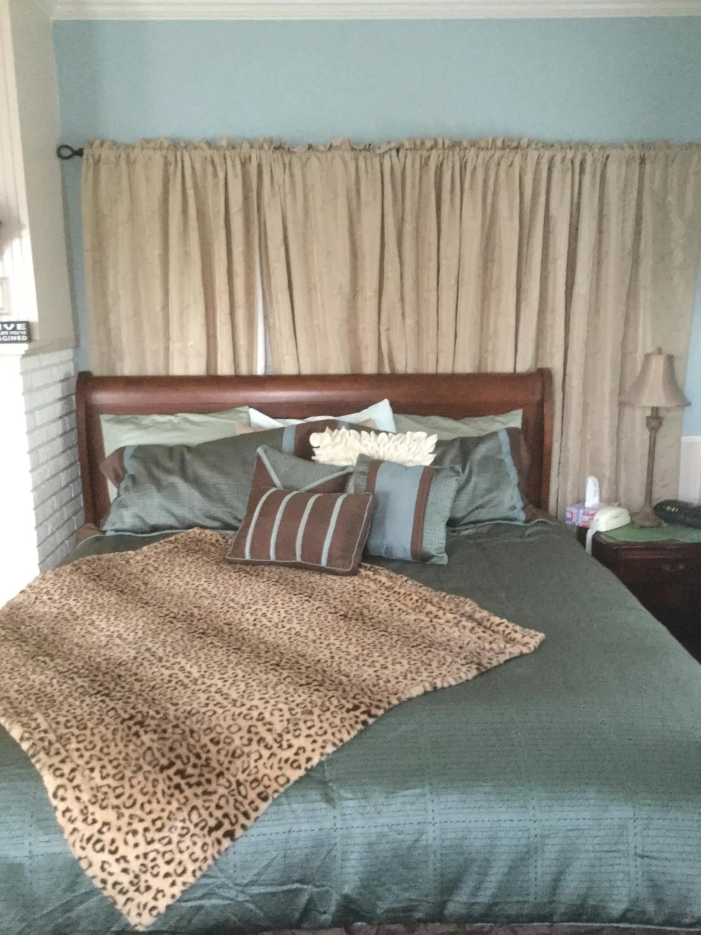 Bed in Sunnyside Inn Bed &Breakfast