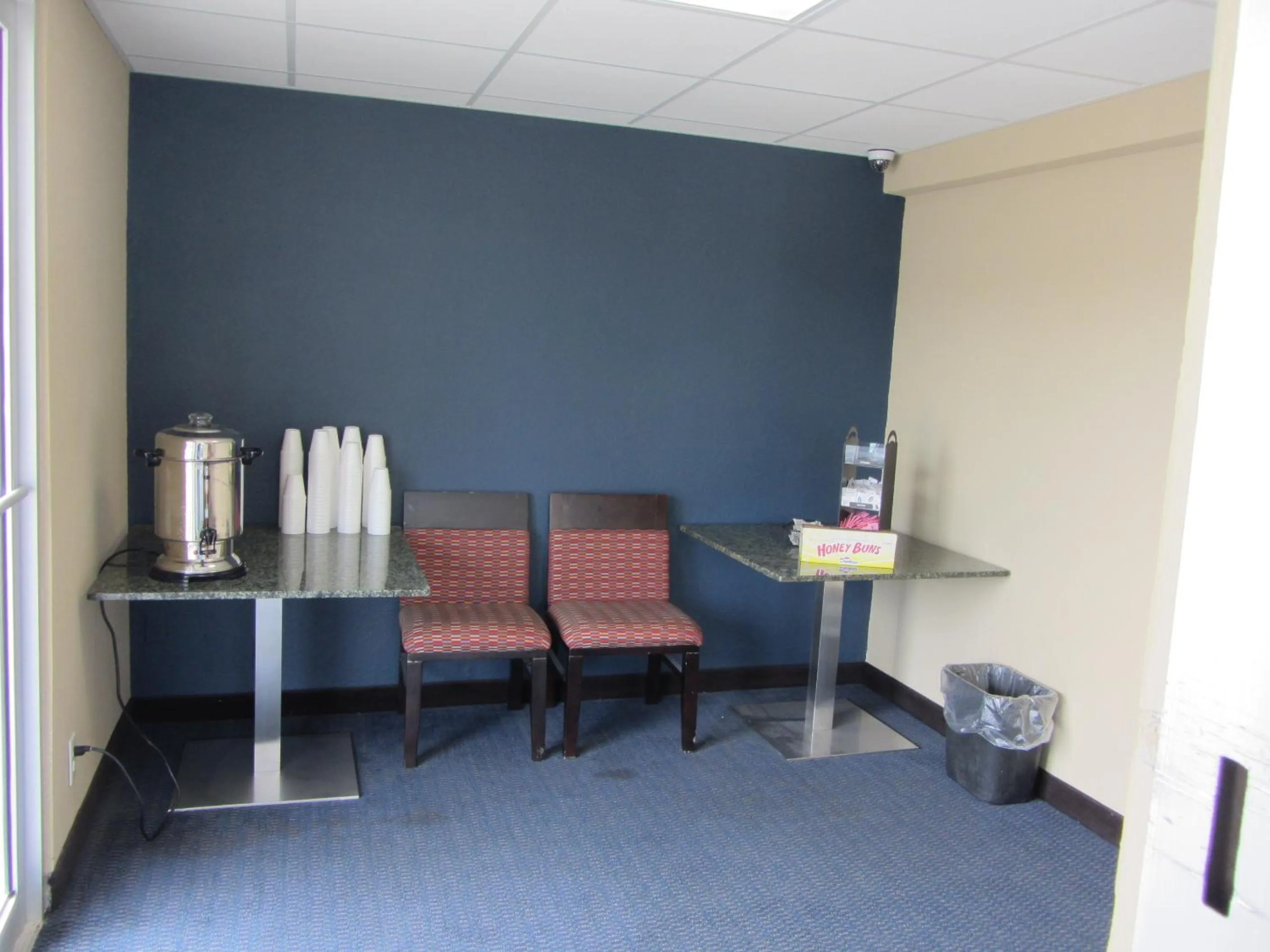 Restaurant/places to eat in Howard Johnson by Wyndham Odessa TX