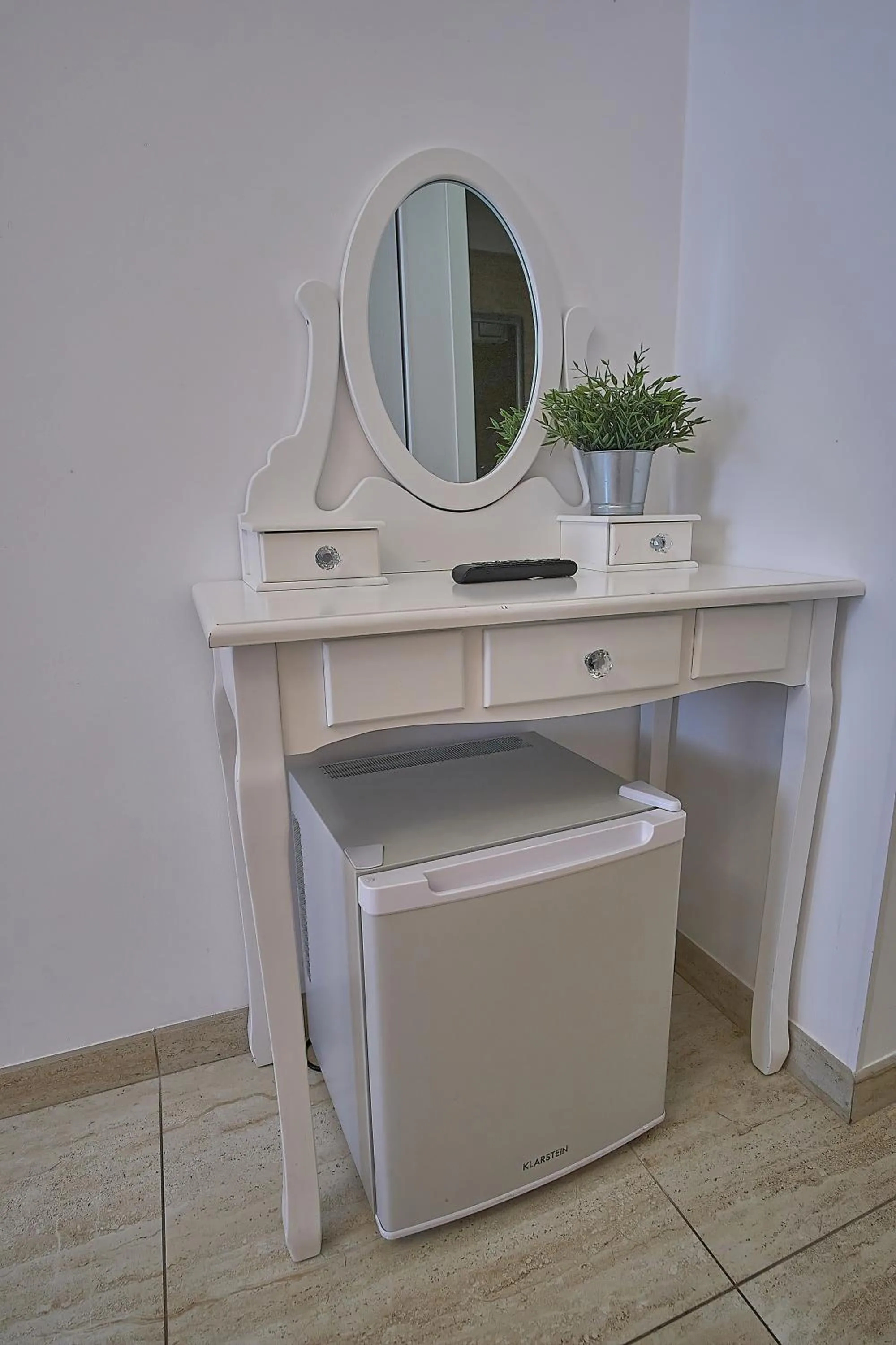 hair dresser in Museum Guest House