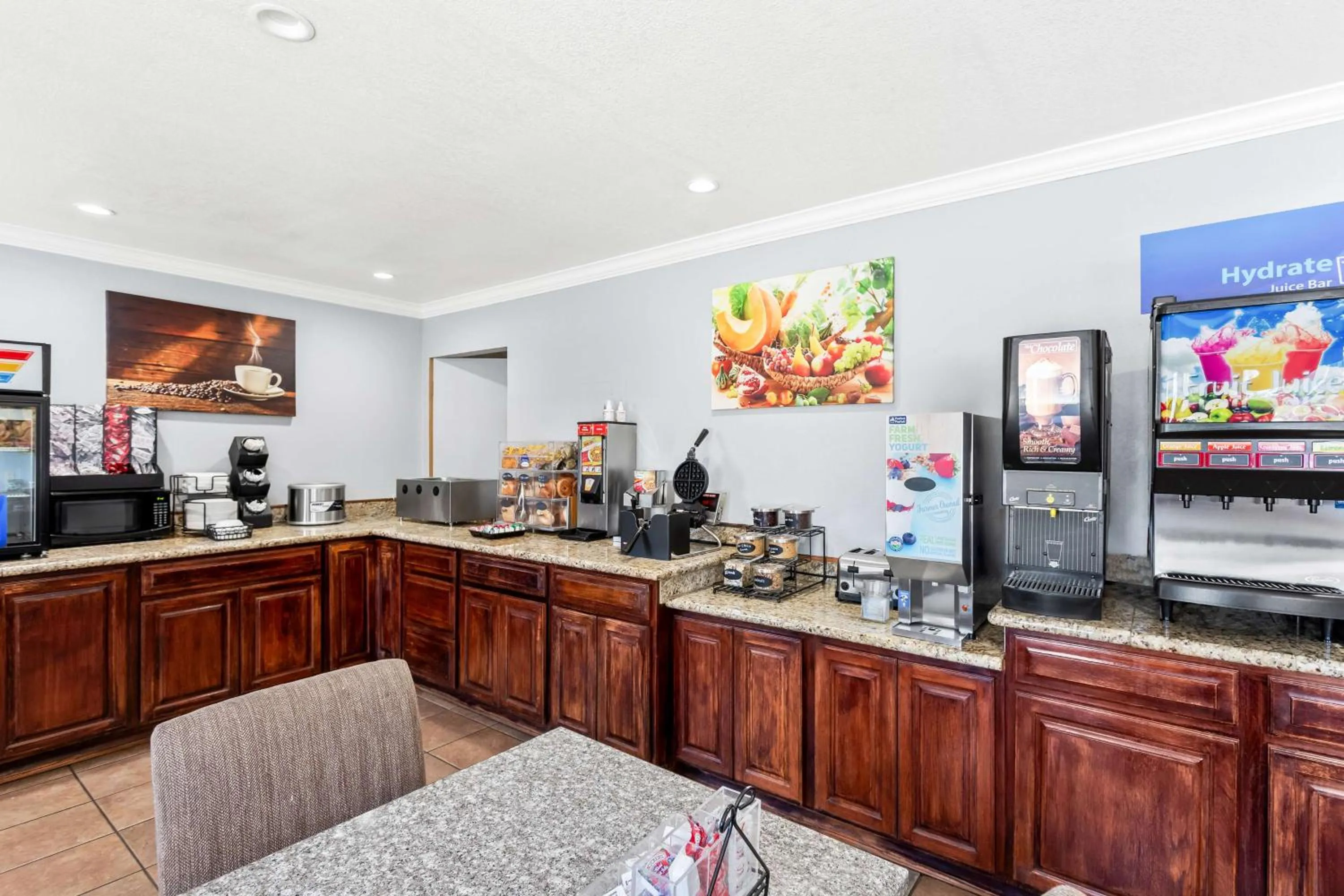 Breakfast in Best Western Miners Inn Yreka