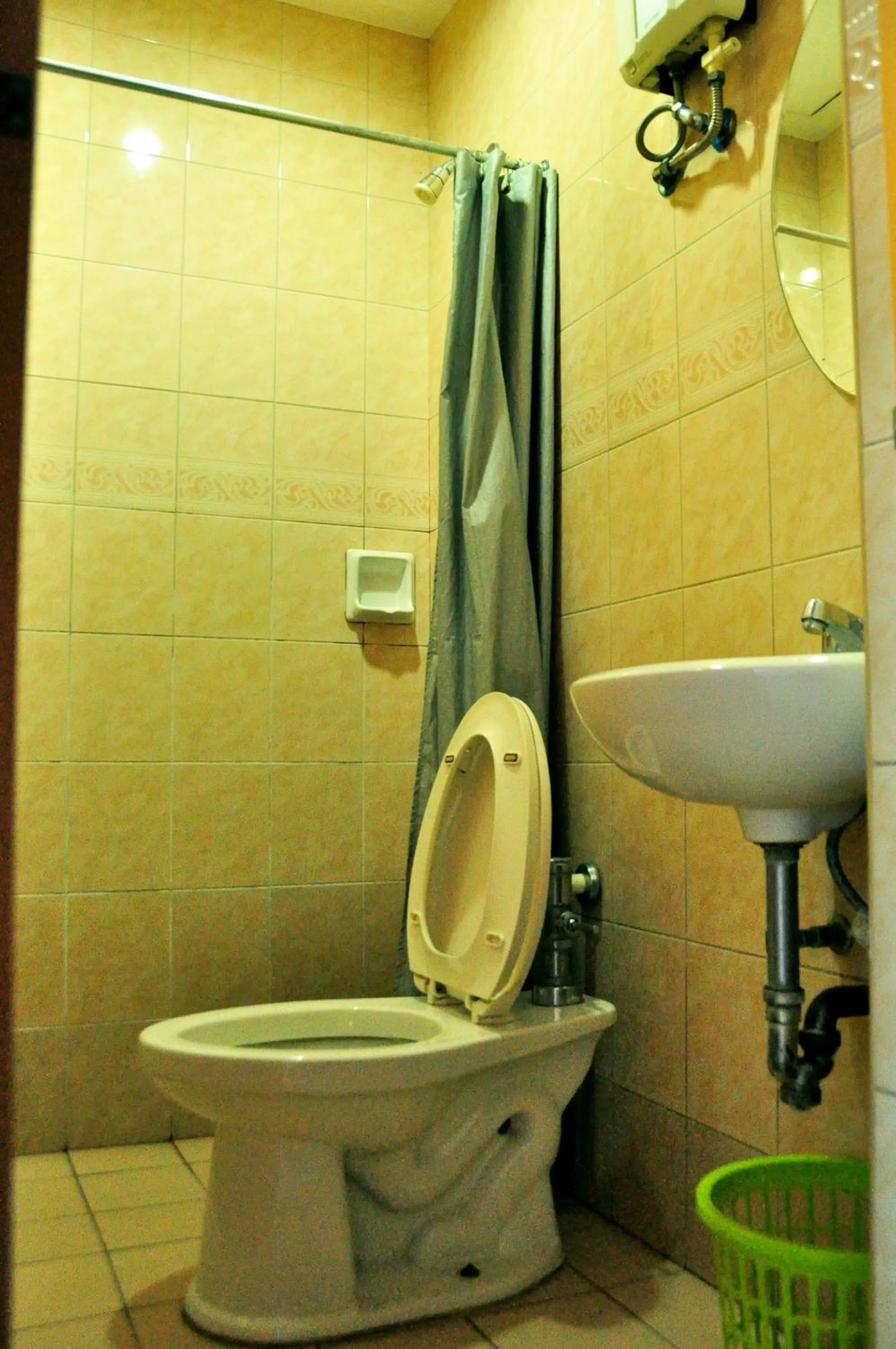 Toilet in GV Tower Hotel