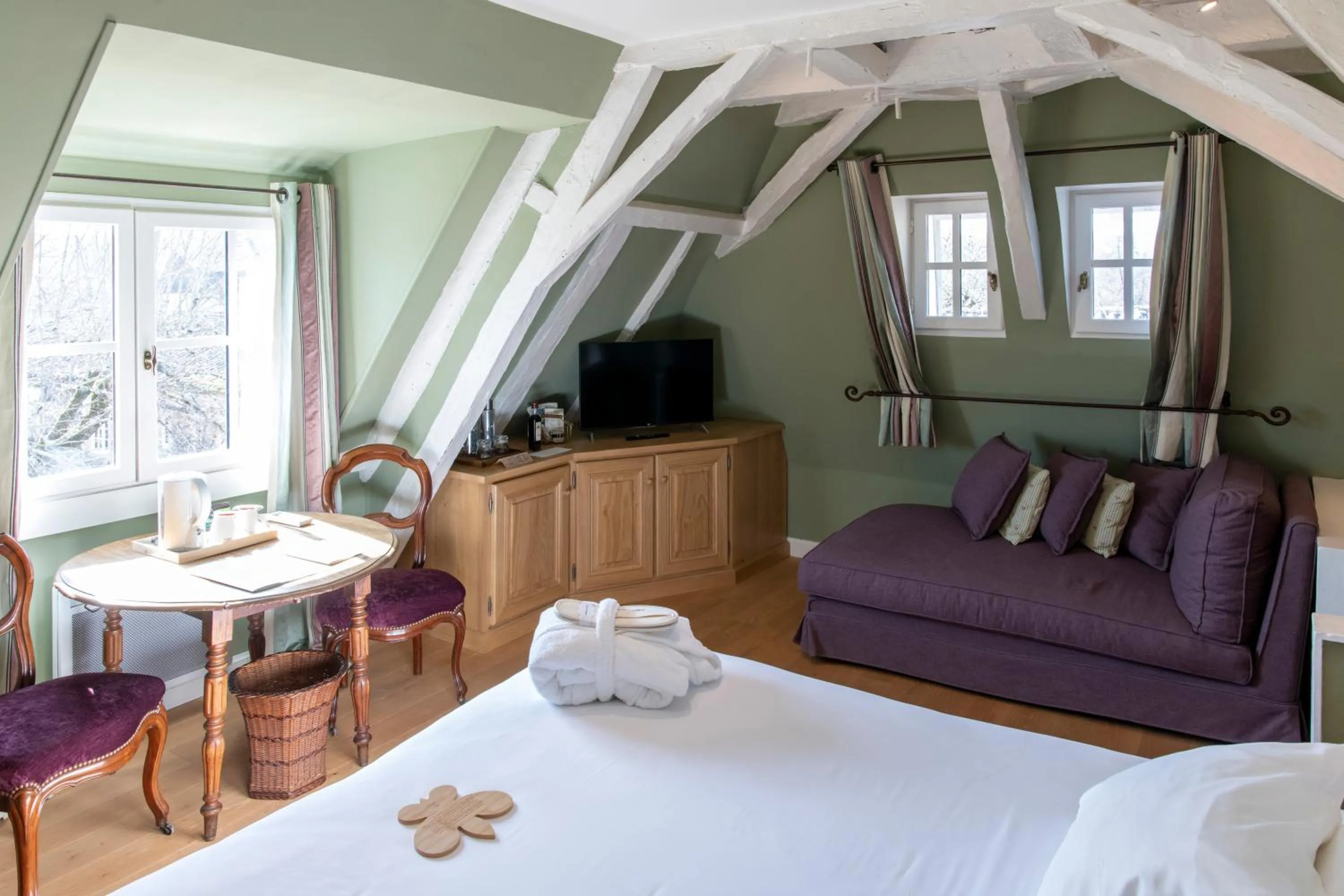 Bedroom, Bed in Le Vieux Logis