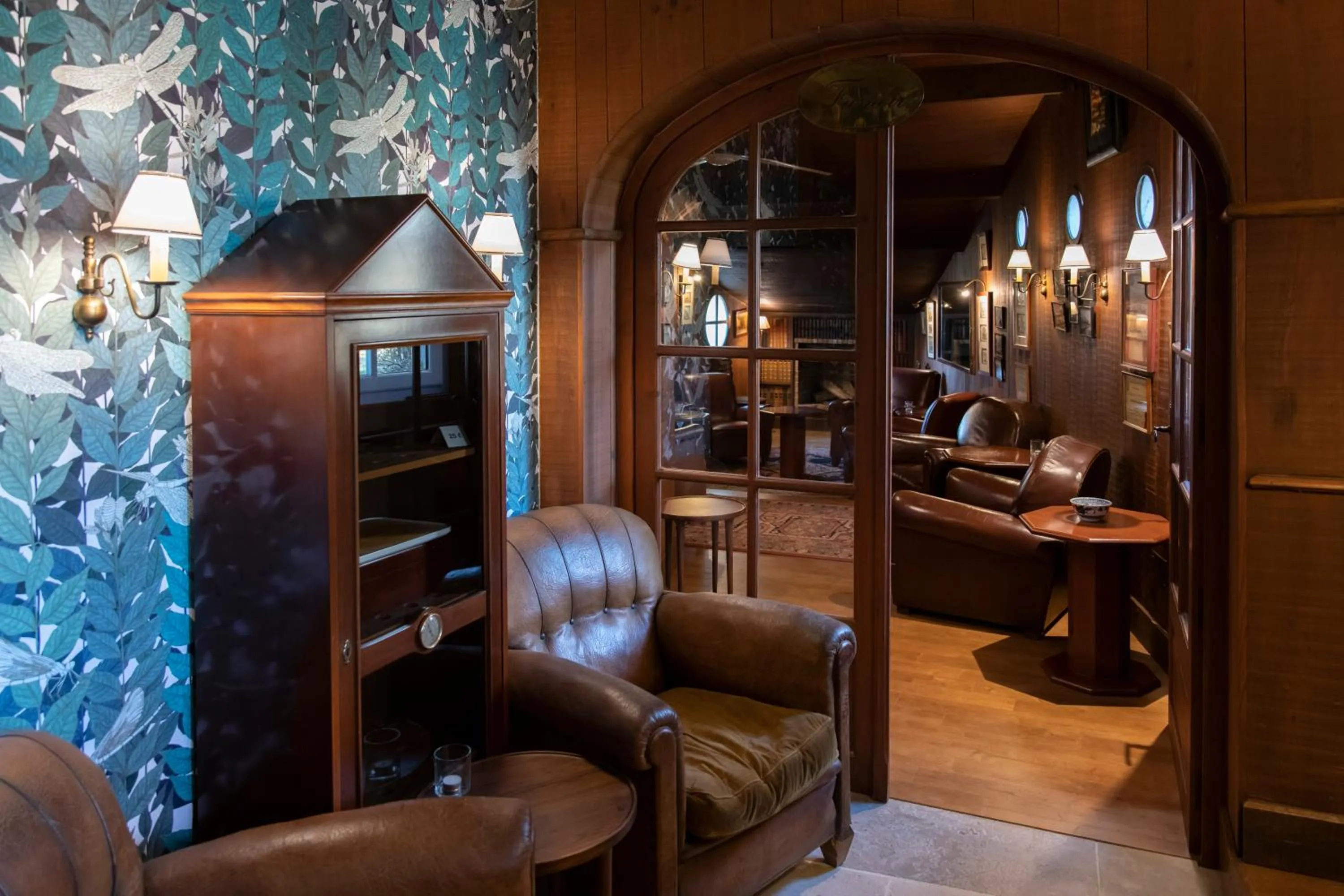 Lounge or bar in Le Vieux Logis