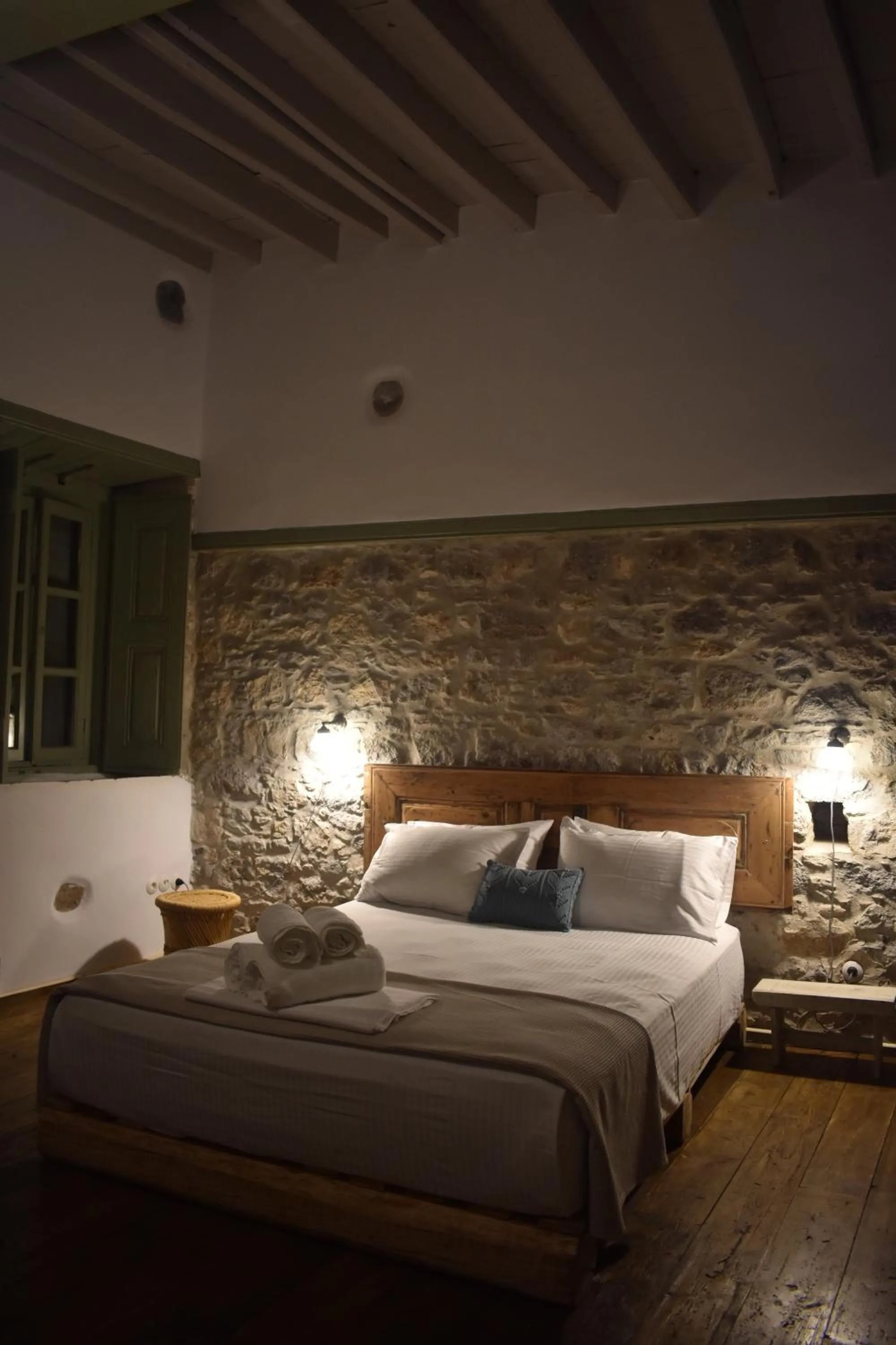 Bedroom, Bed in Latmos 1860