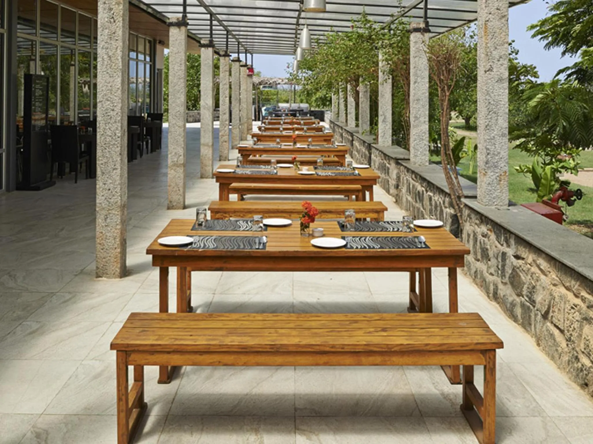 Restaurant/places to eat in Club Mahindra Puducherry