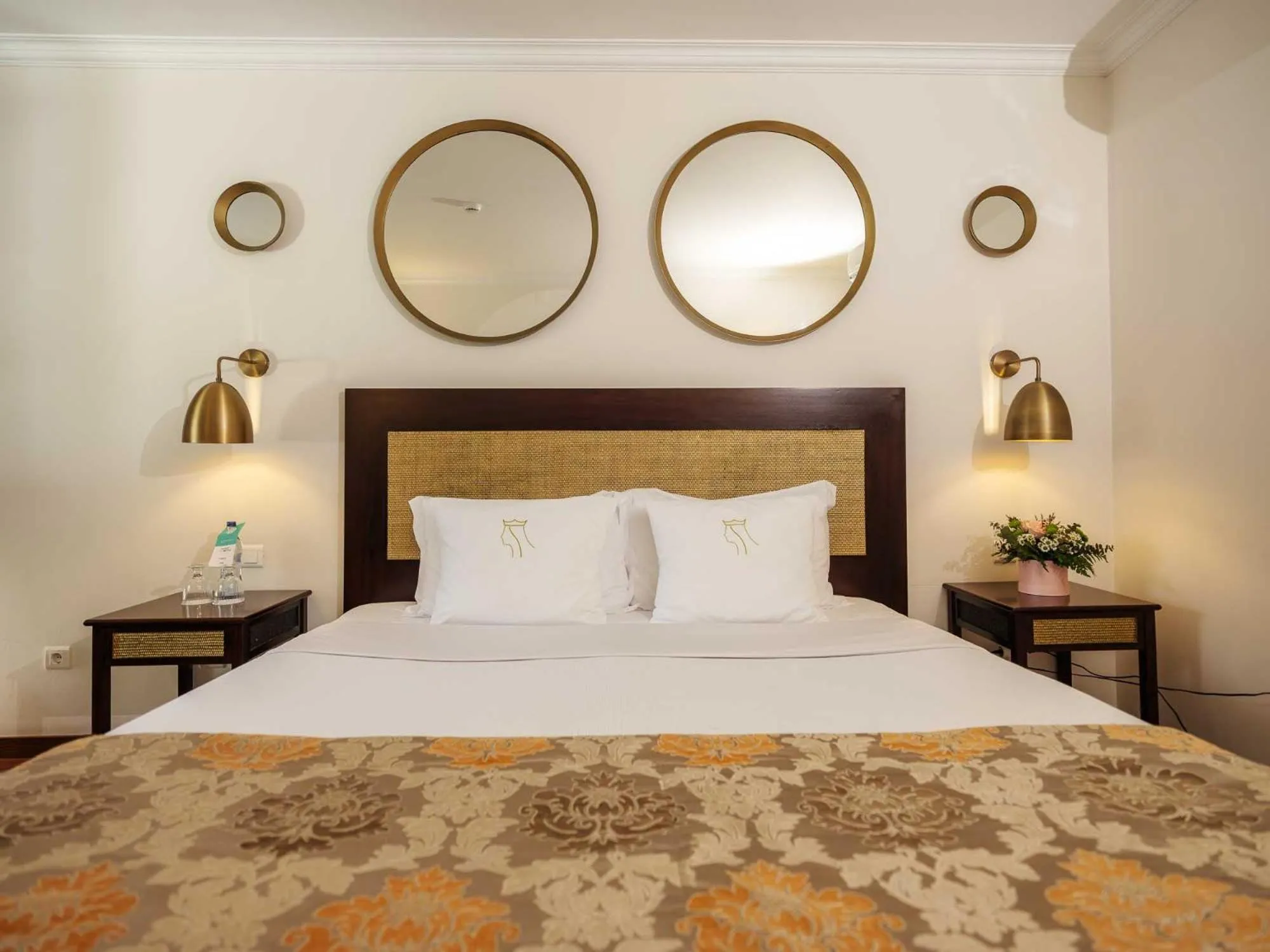 Photo of the whole room, Bed in Casa Senhoras Rainhas - Óbidos - by Unlock Hotels