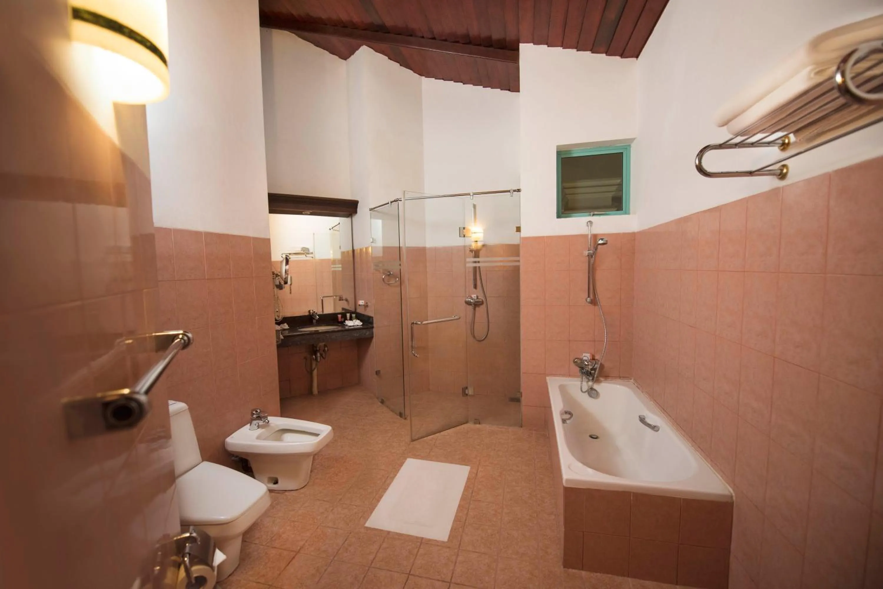 Bathroom in Mandara Rosen Yala, Kataragama