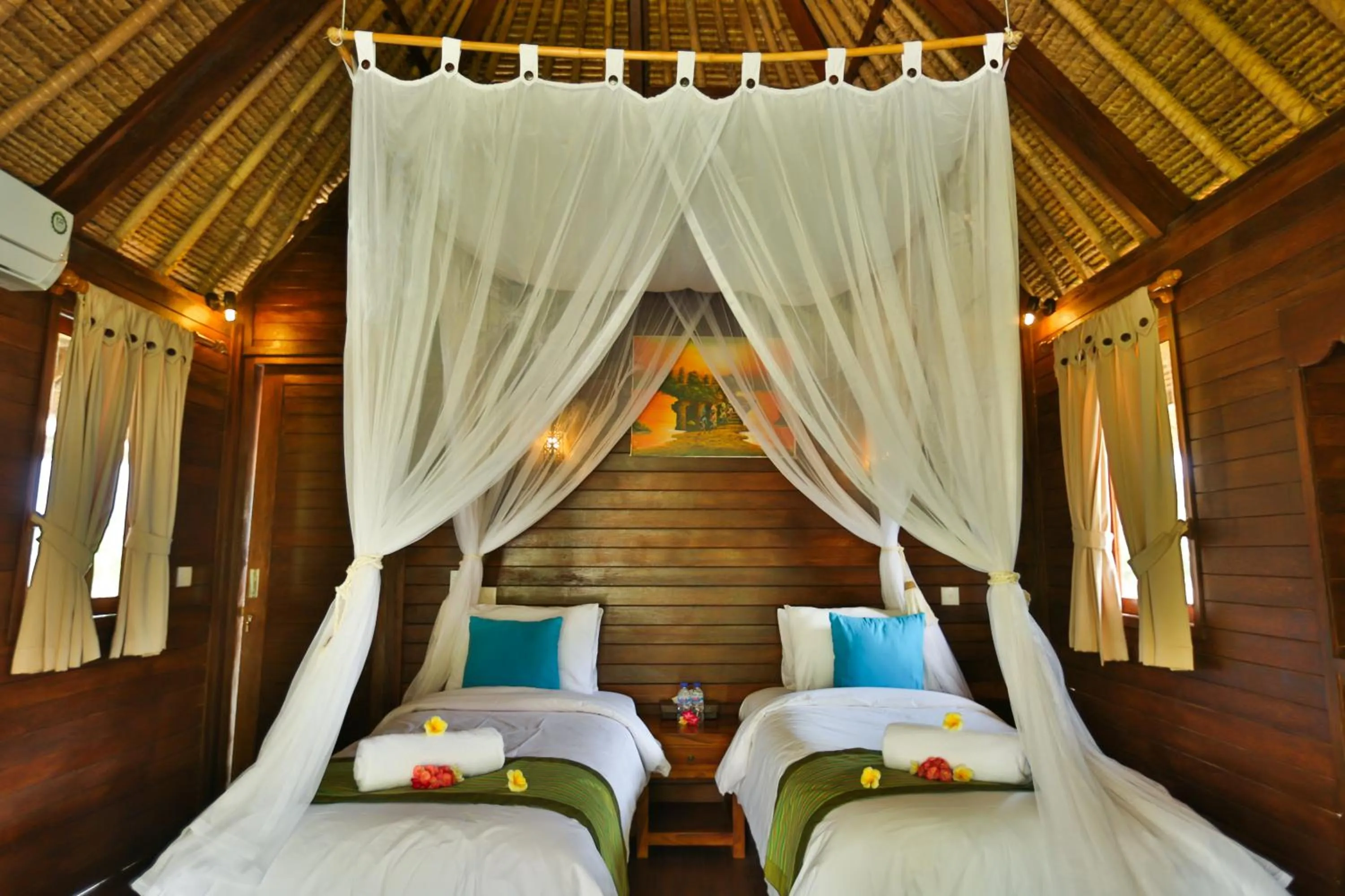 Bed in Sunset Coin Lembongan