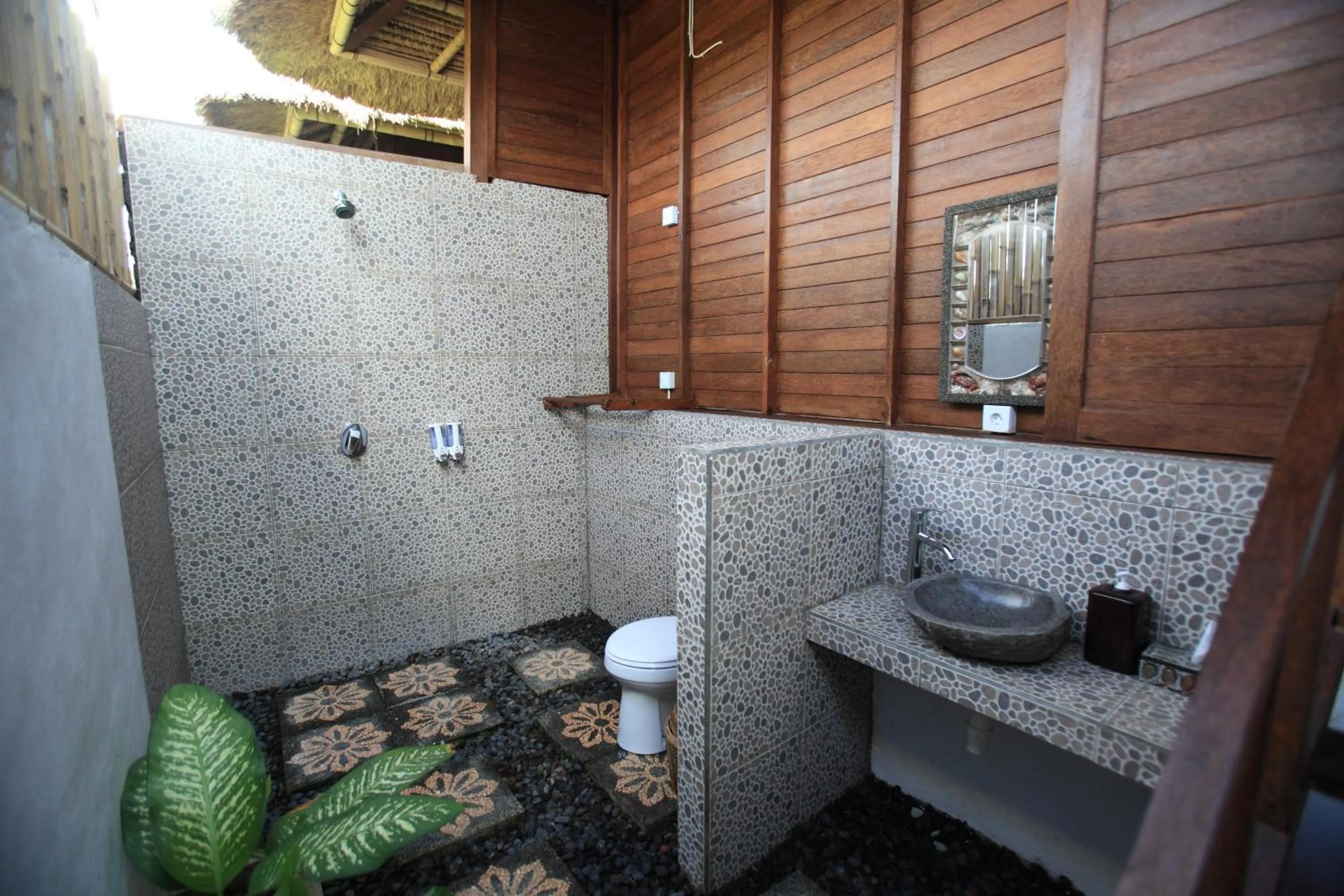 Day in Sunset Coin Lembongan