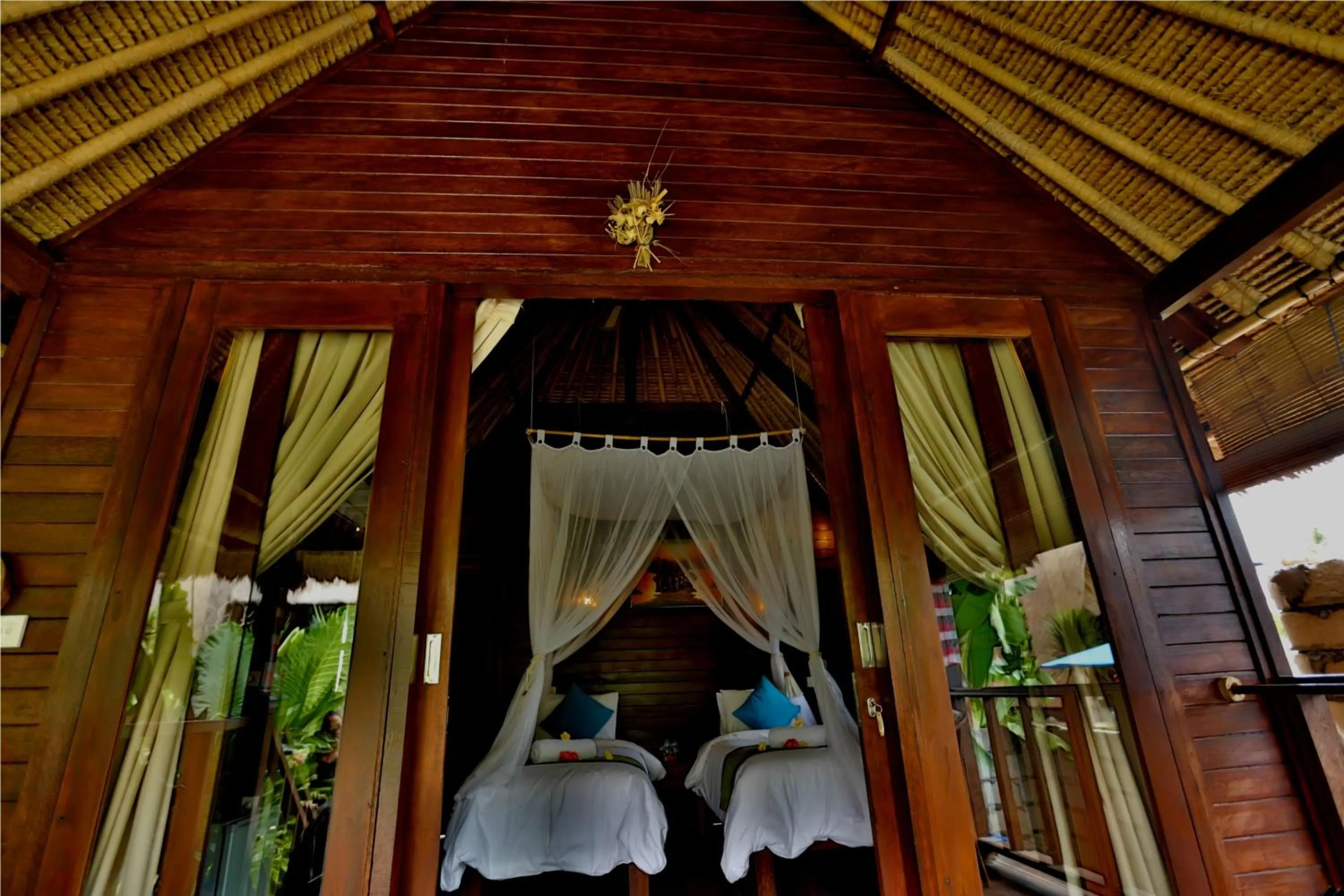 Bed in Sunset Coin Lembongan