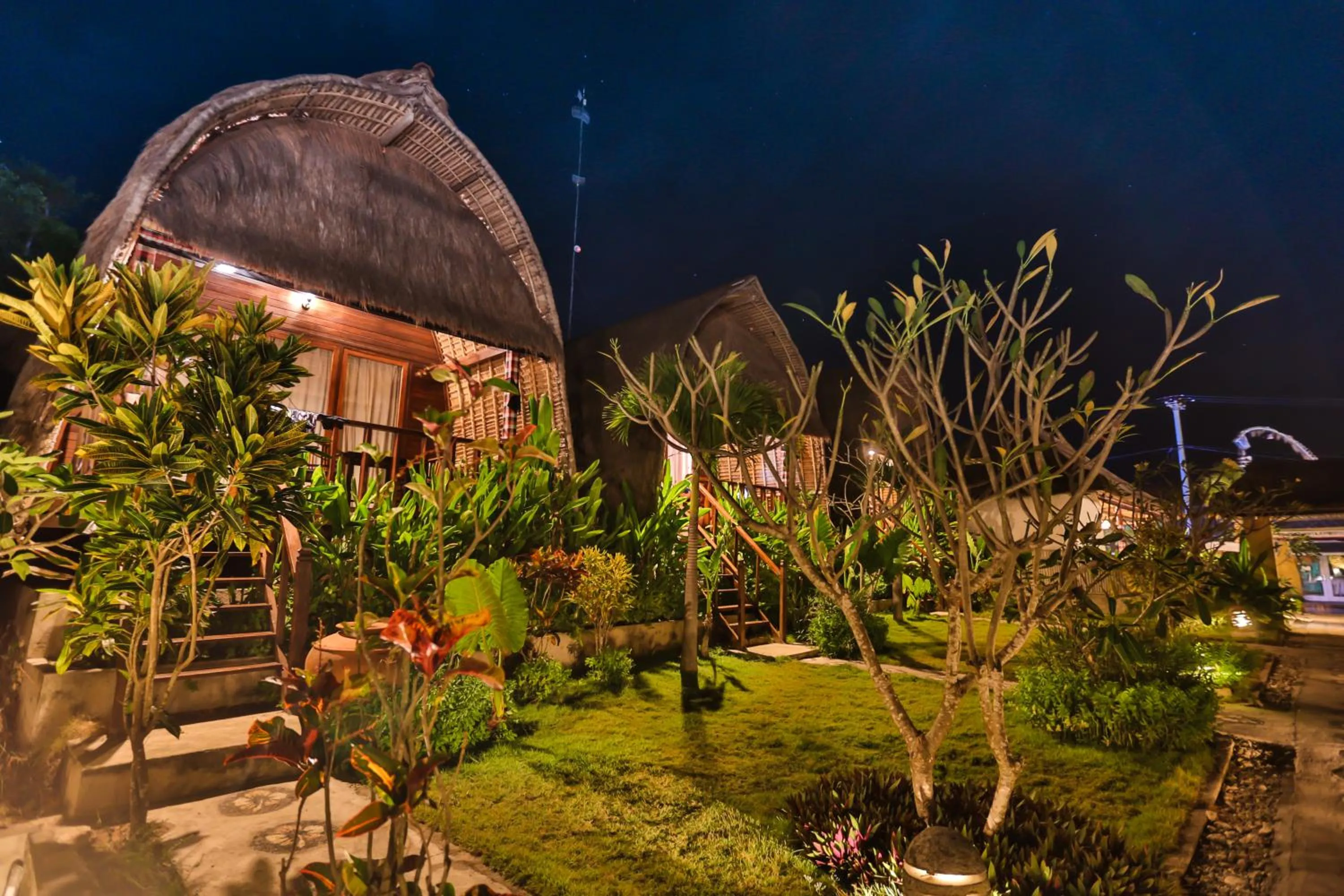 Garden in Sunset Coin Lembongan