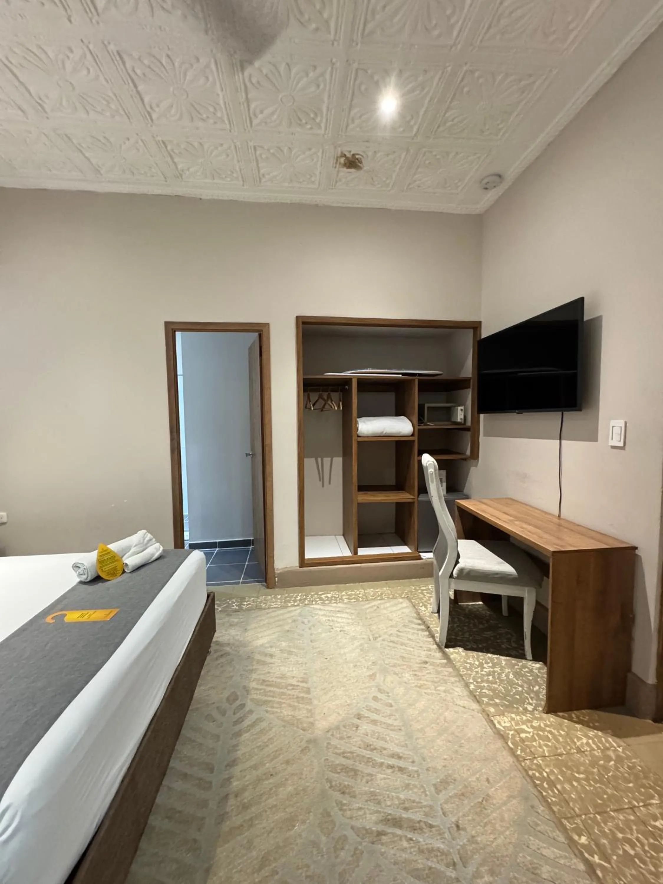 TV and multimedia in Casa Roman Hotel Boutique