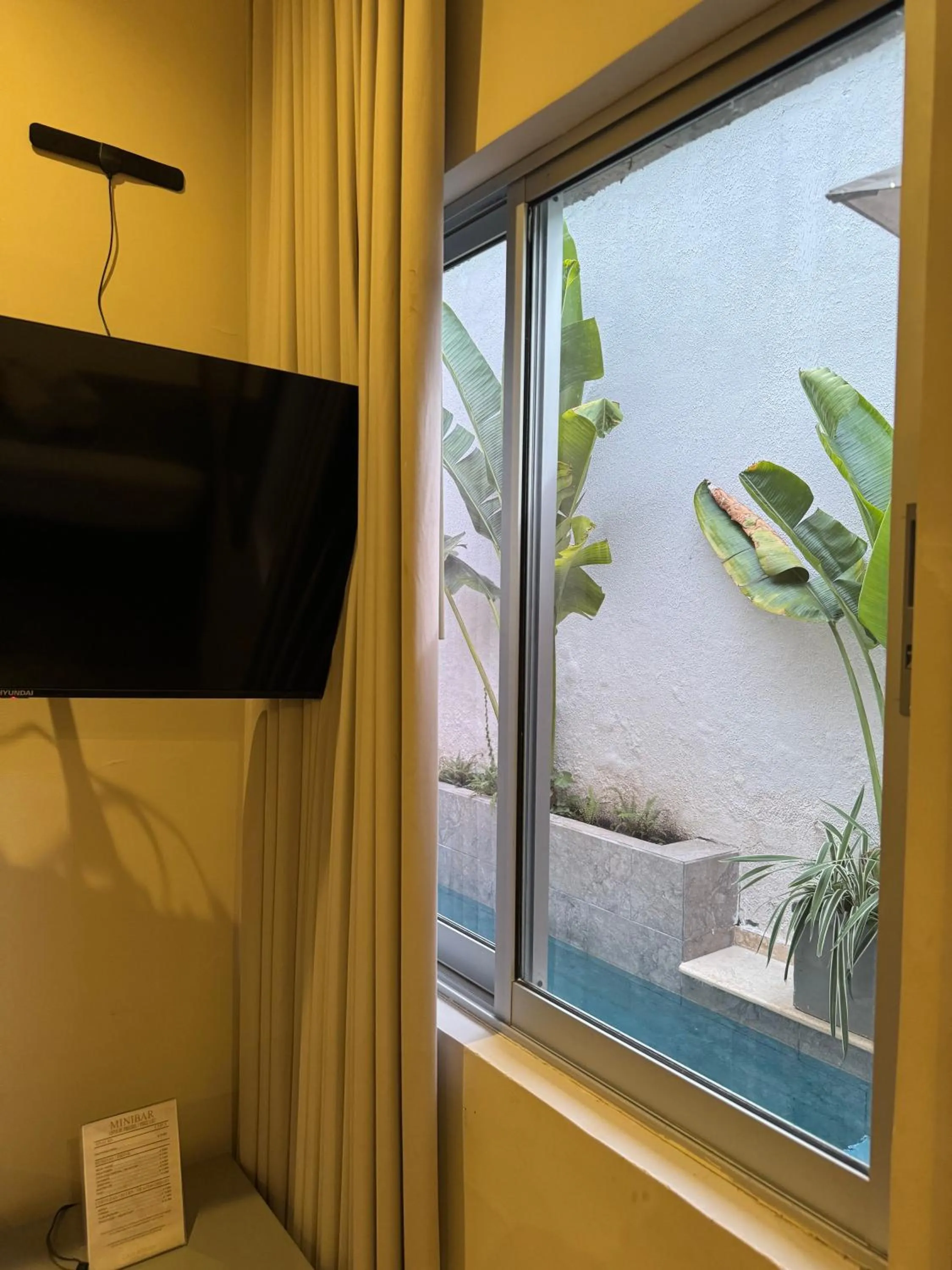 TV and multimedia in Casa Roman Hotel Boutique