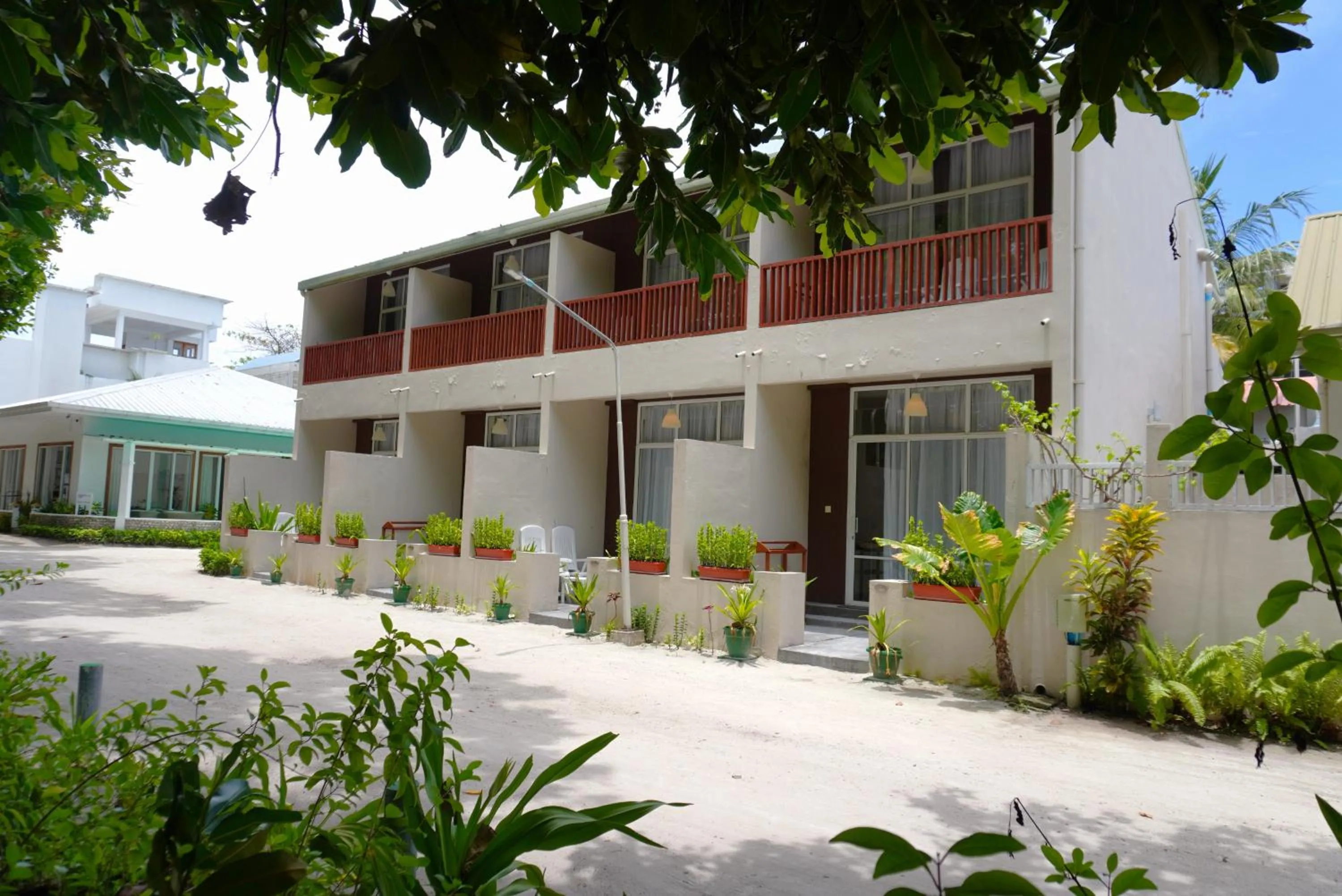 Property building in TME Retreats Dhigurah