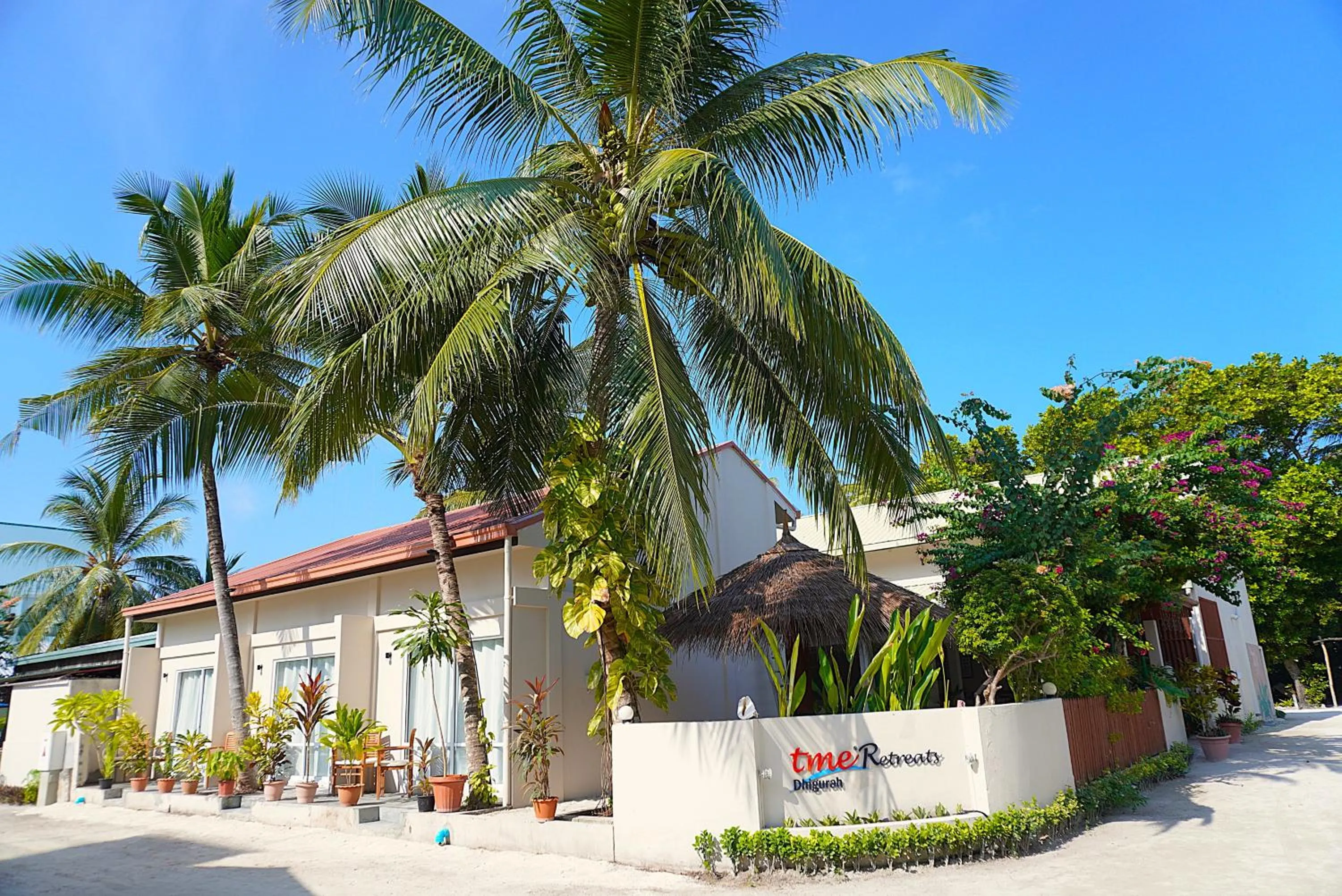 Property building in TME Retreats Dhigurah