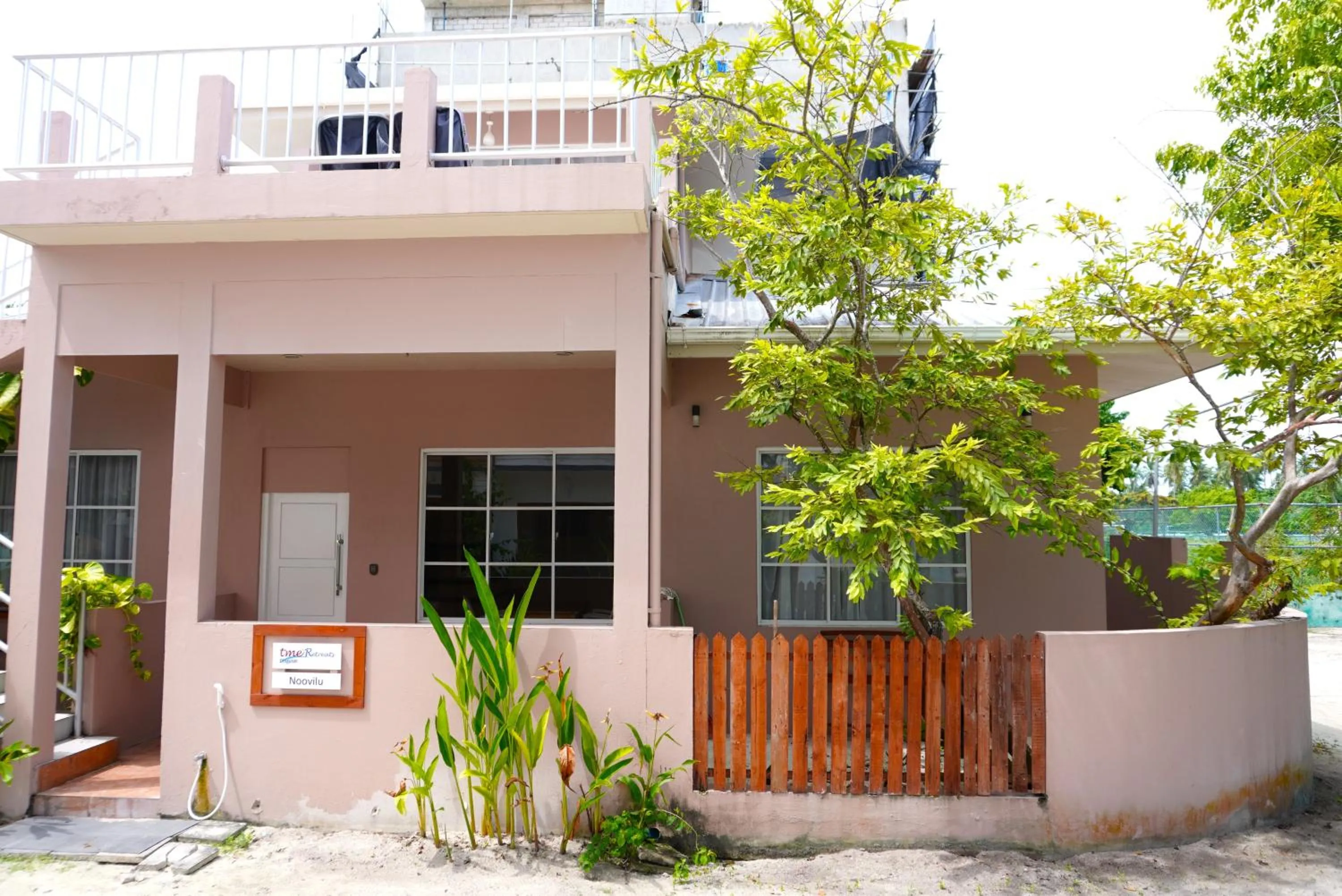 Property building in TME Retreats Dhigurah