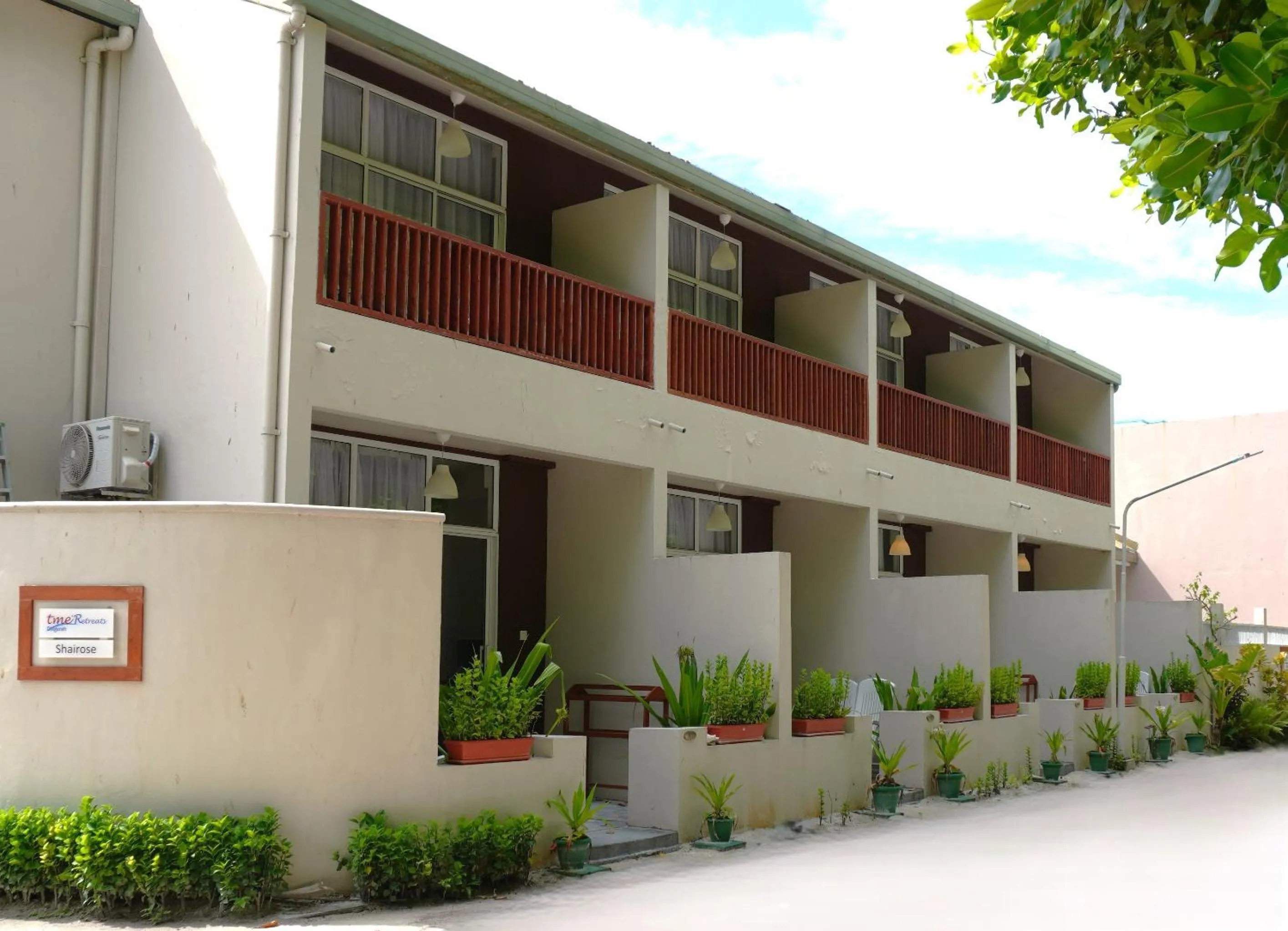 Property building in TME Retreats Dhigurah