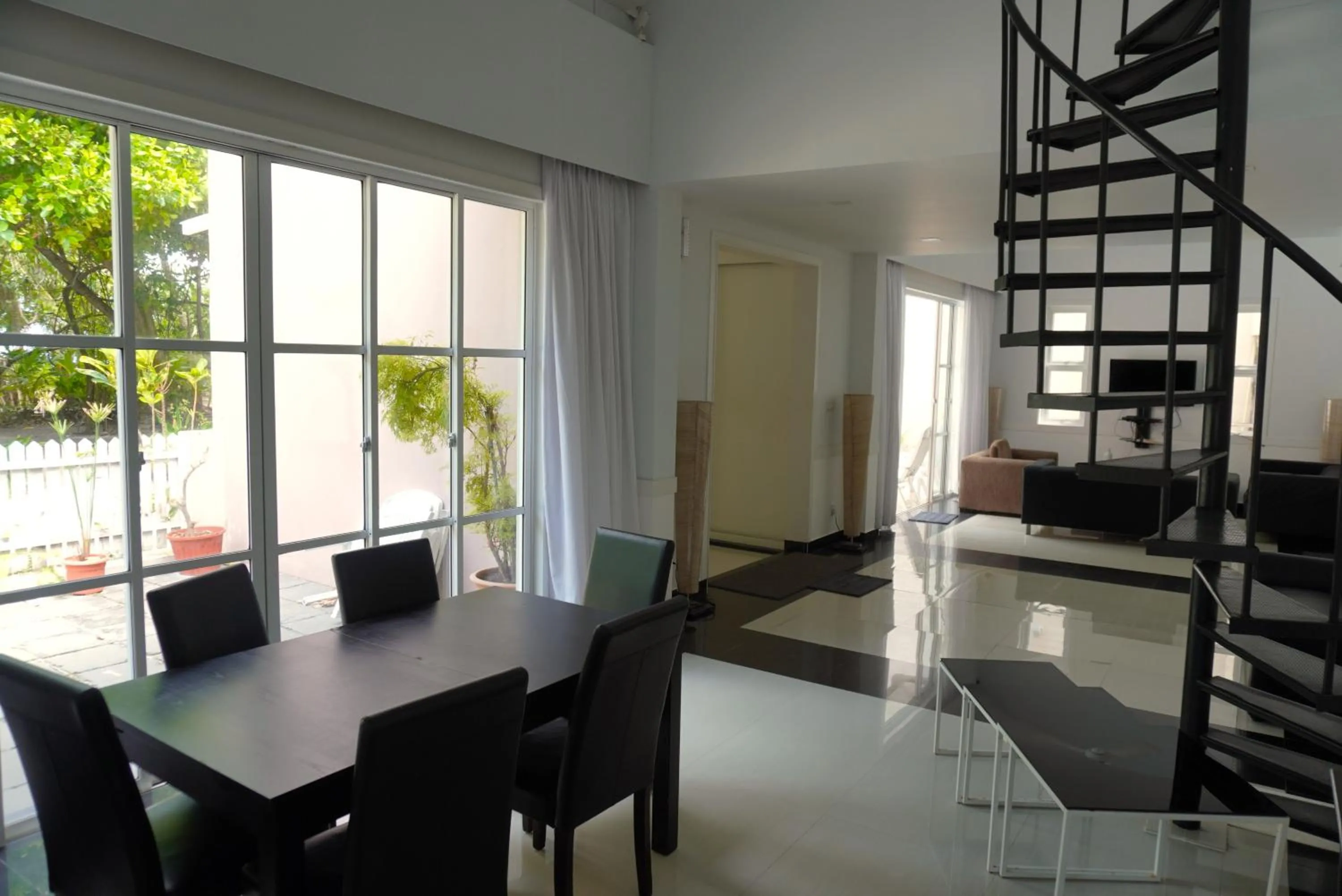 Dining area in TME Retreats Dhigurah