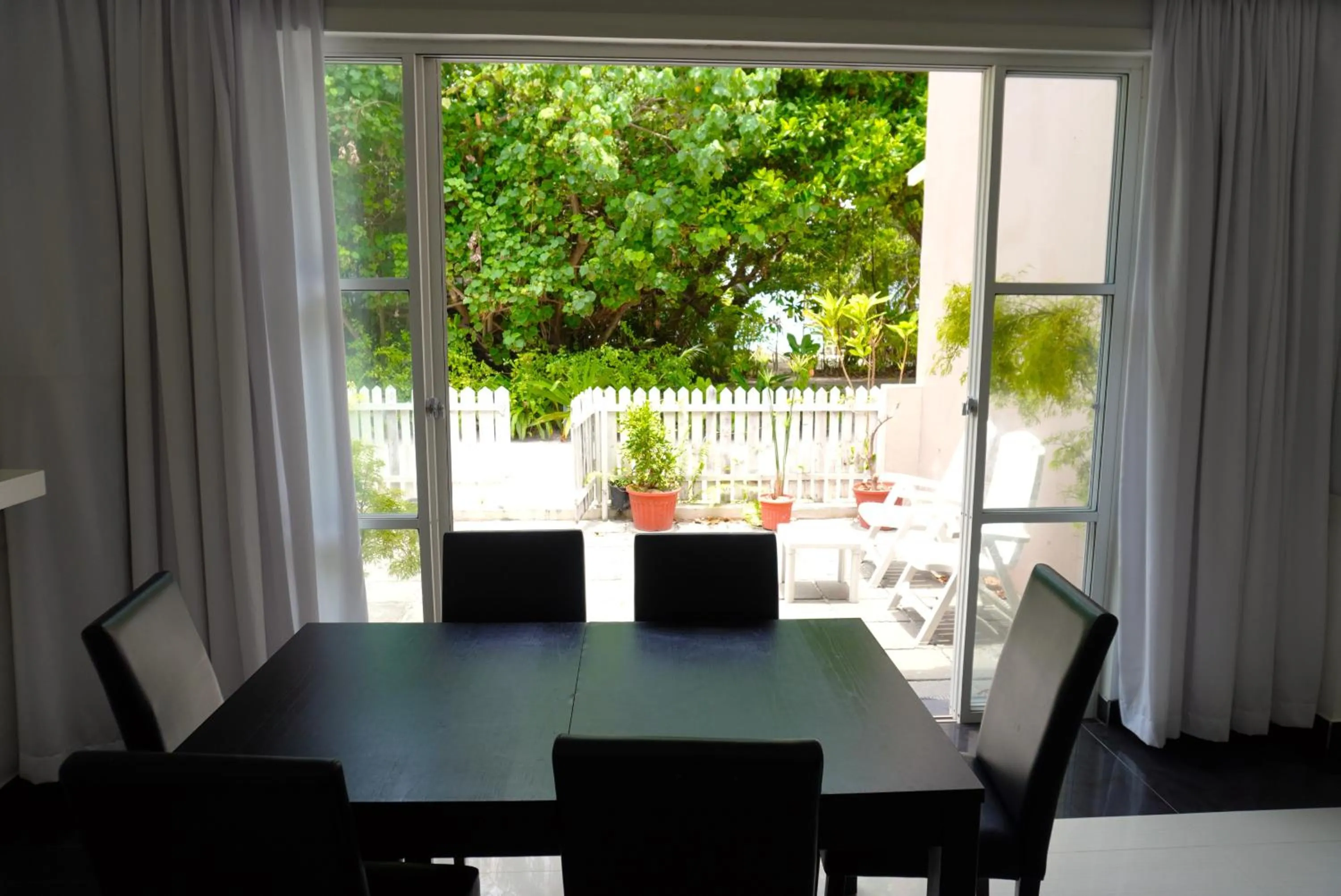 Dining area in TME Retreats Dhigurah