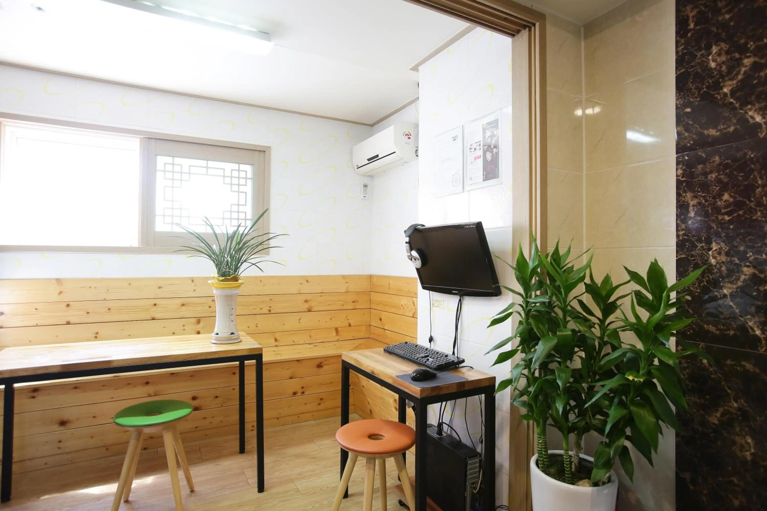 Communal lounge/ TV room in K-POP Residence Myeongdong 1