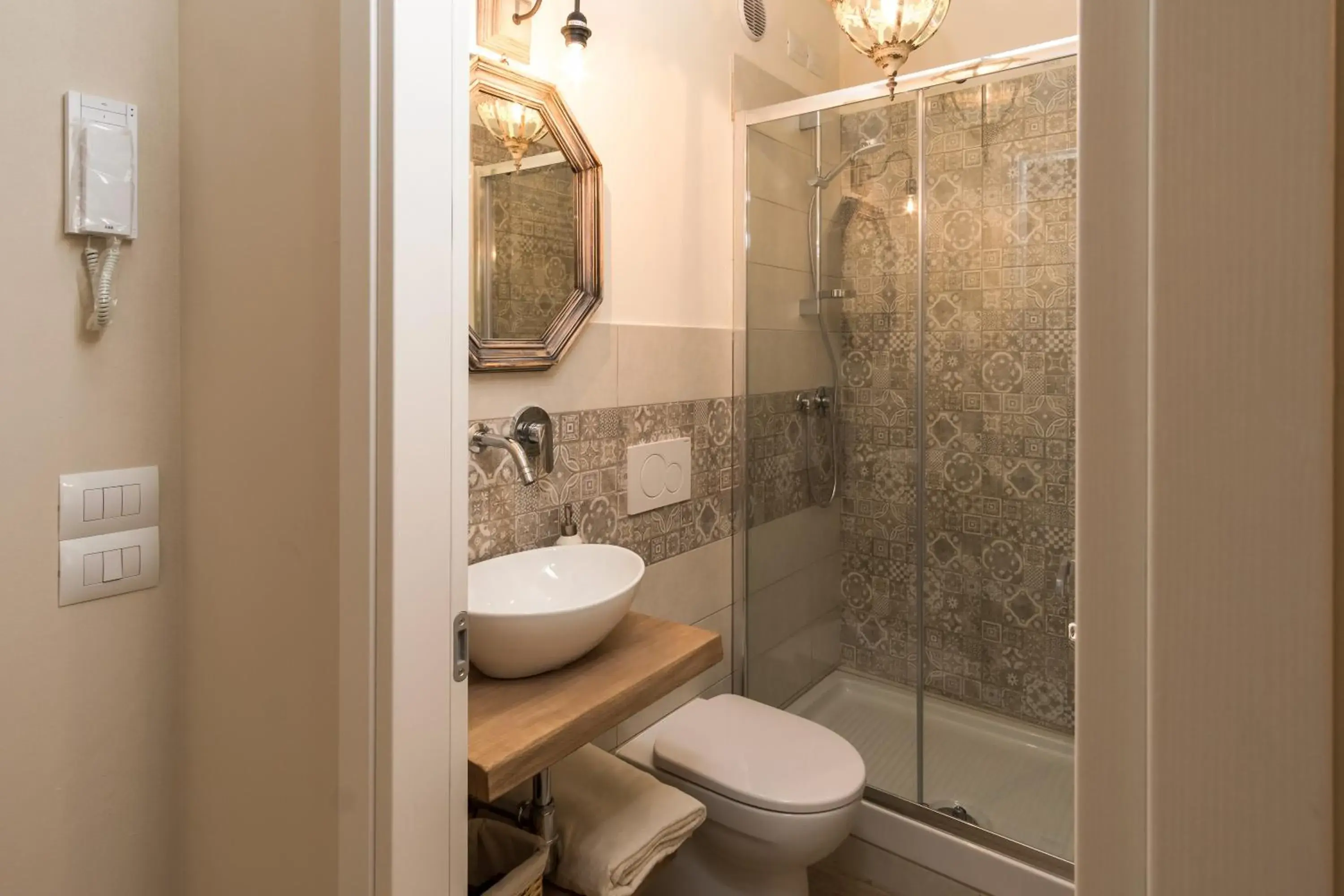 Deluxe King Room - single occupancy in Pistoia Luxury Suite Deluxe King Room - single occupancy in Pistoia Luxury Suite