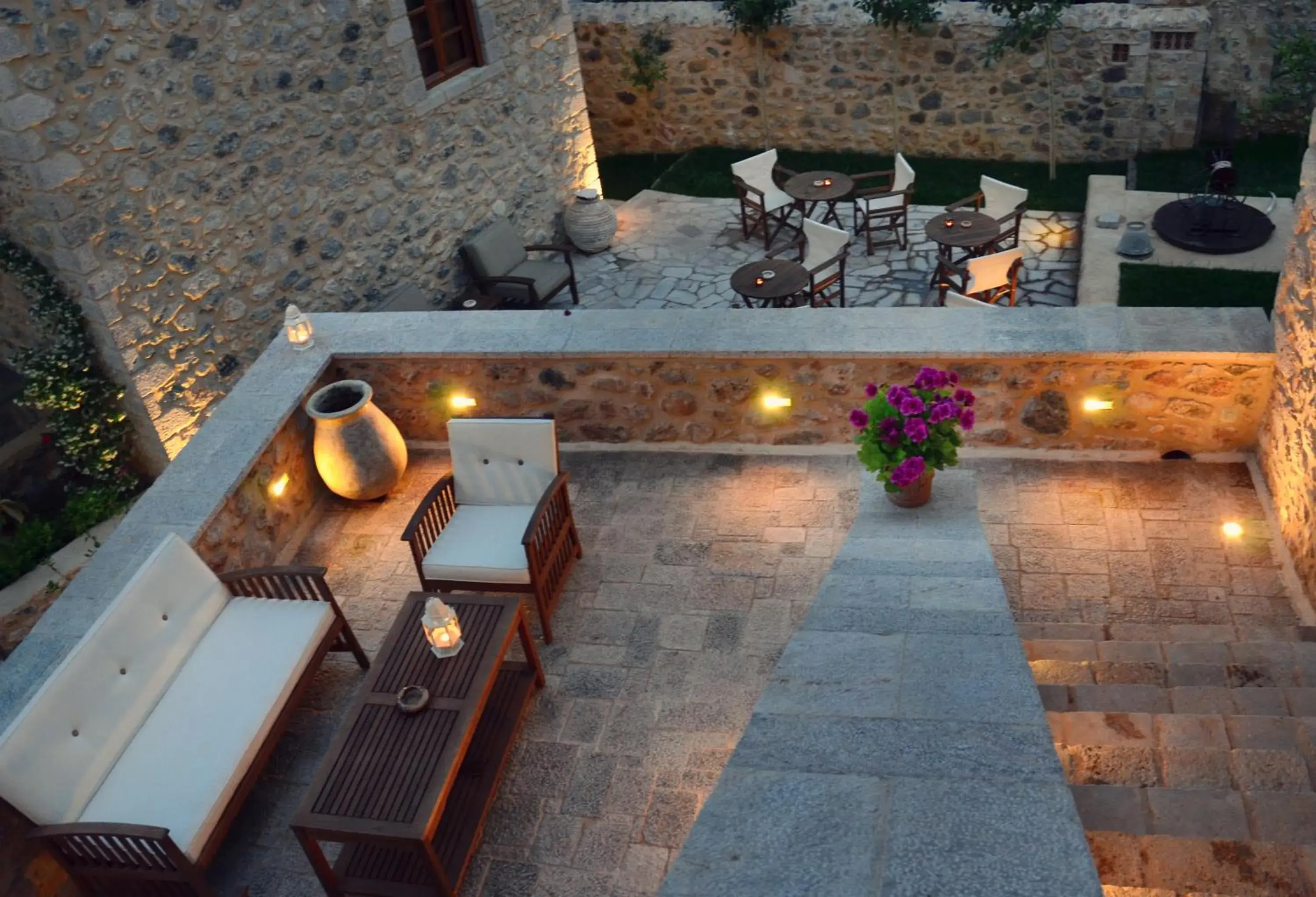 Facade/entrance in Archontiko Chioti Facade/entrance in Archontiko Chioti