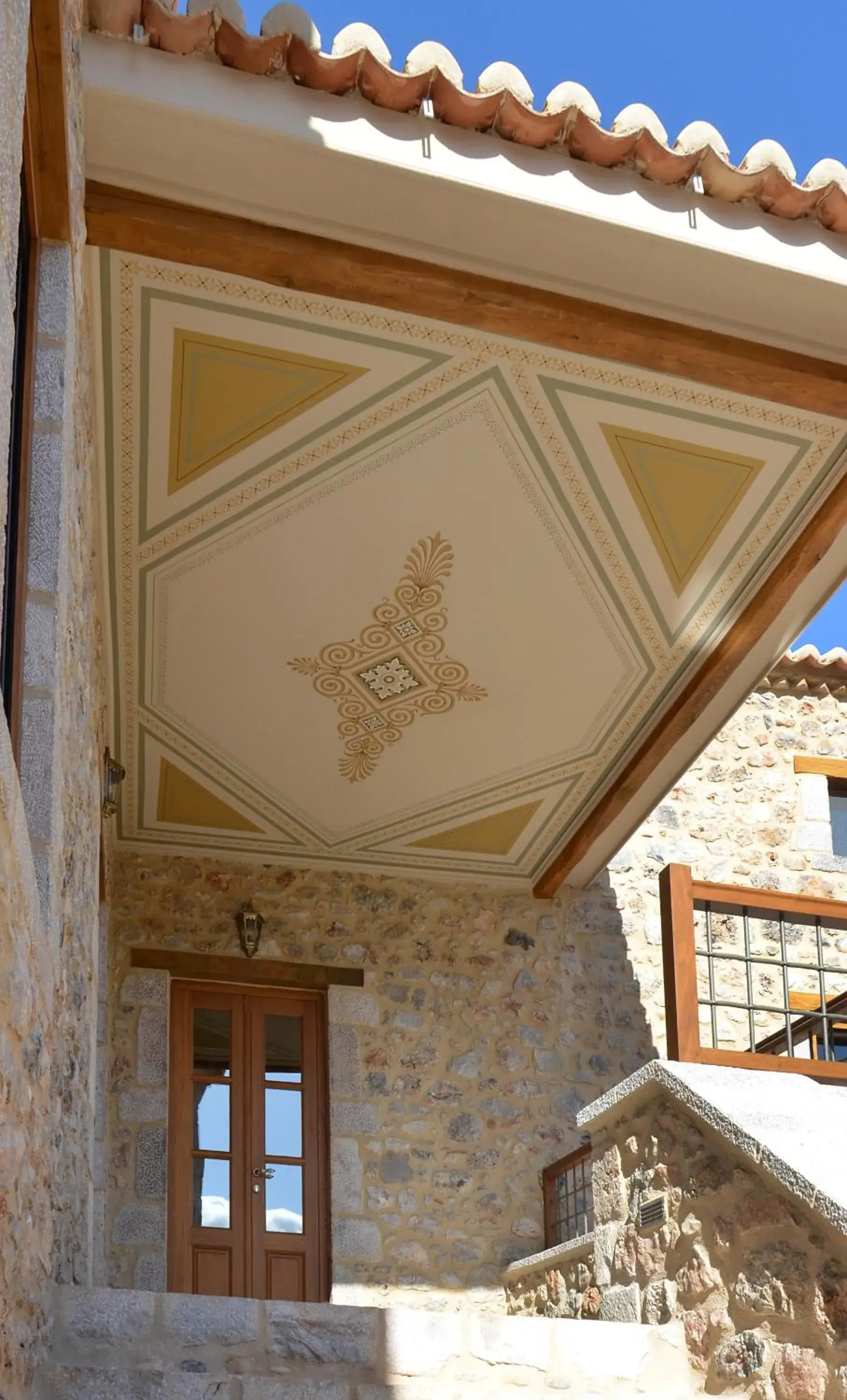 Facade/entrance in Archontiko Chioti Facade/entrance in Archontiko Chioti