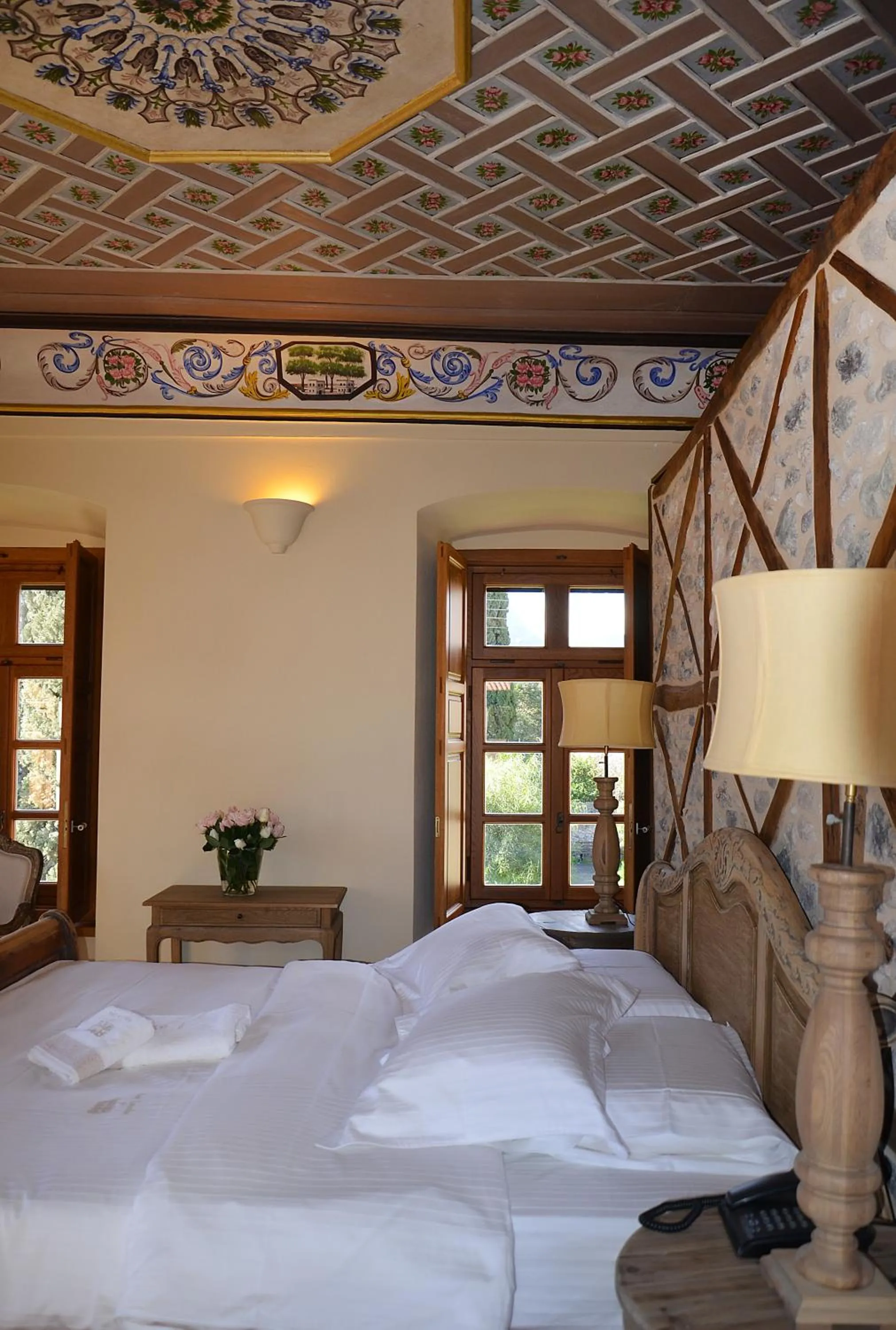 Bed in Archontiko Chioti