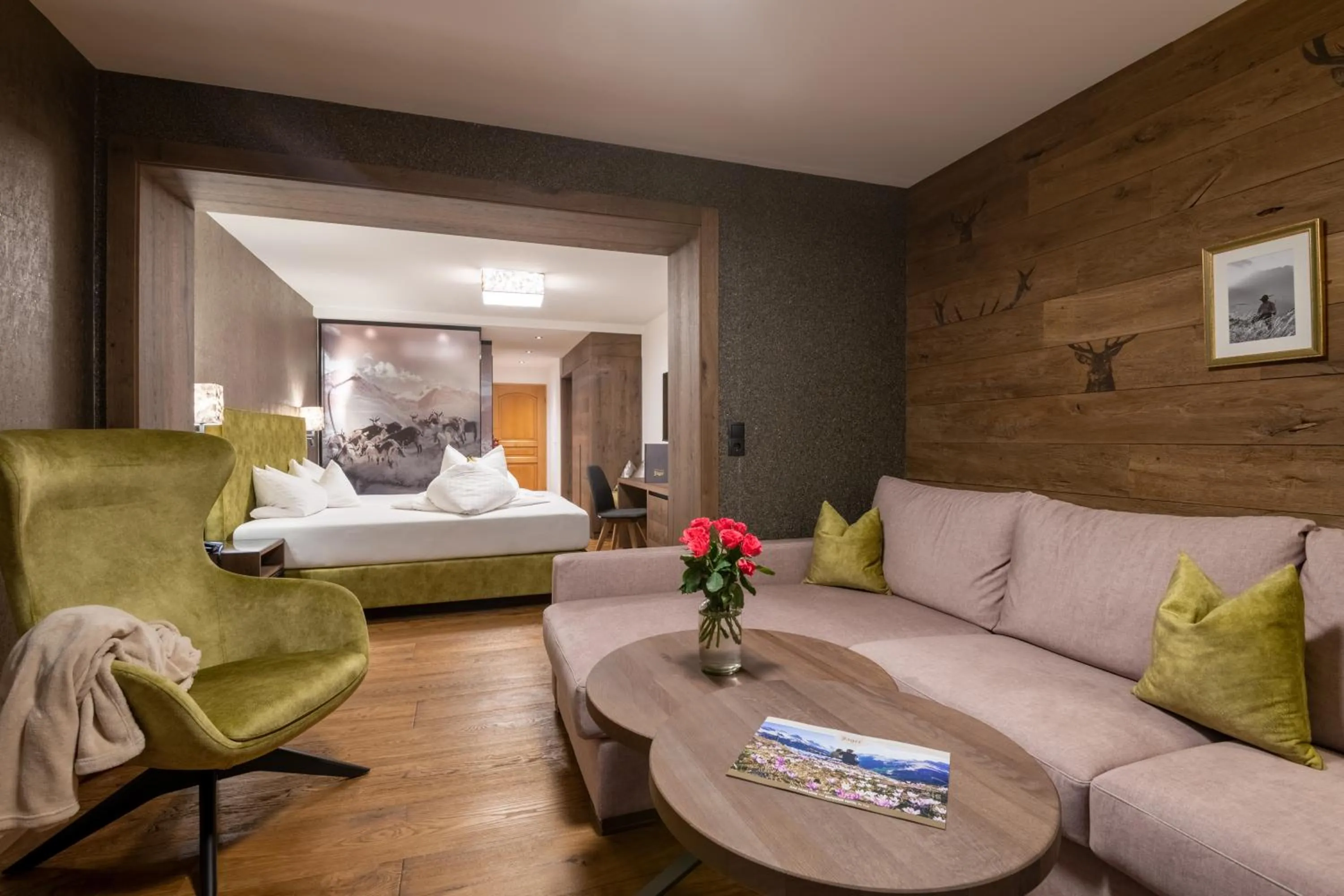 Bedroom, Bed in Hotel Jäger