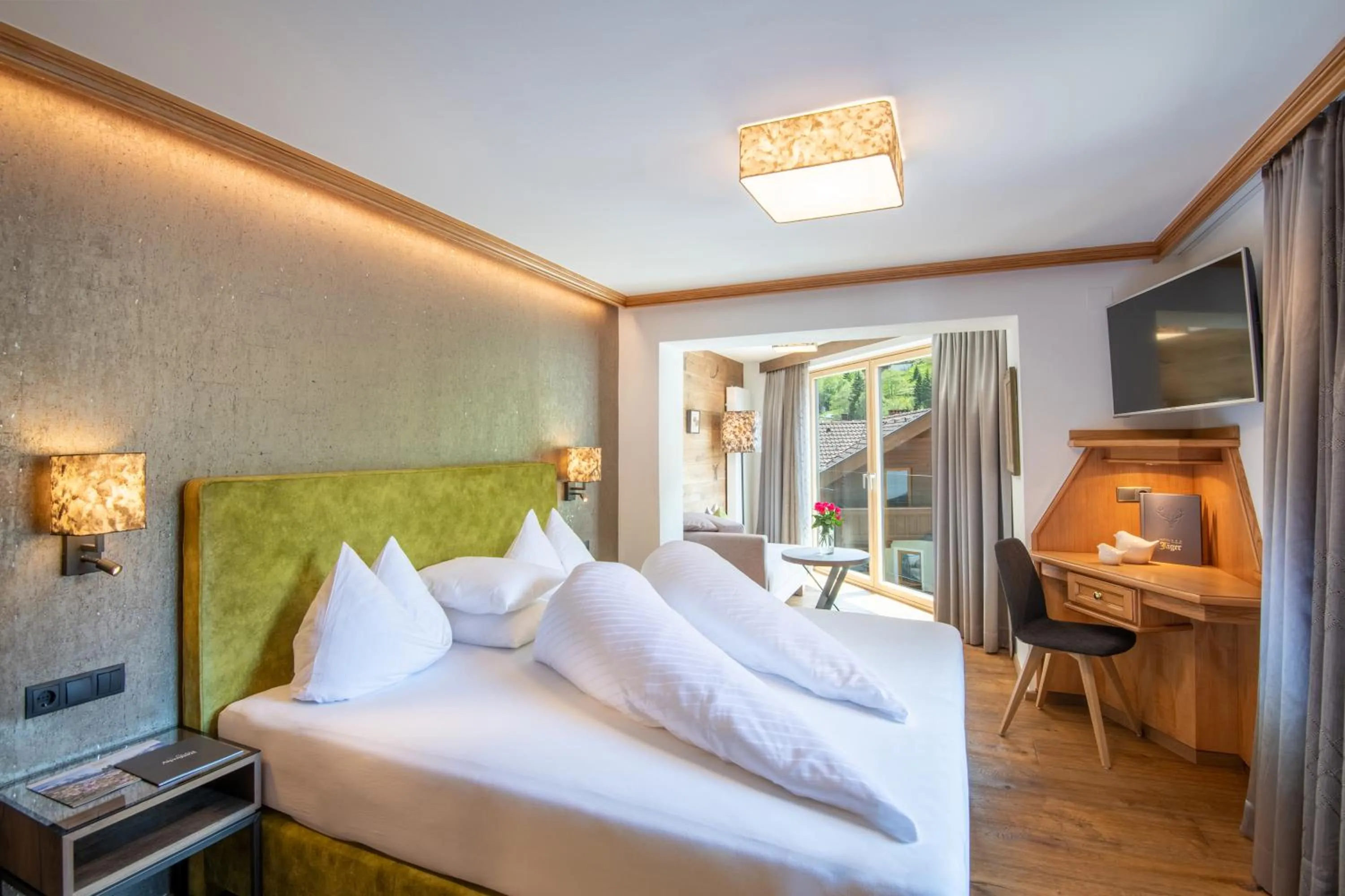 Bedroom, Bed in Hotel Jäger