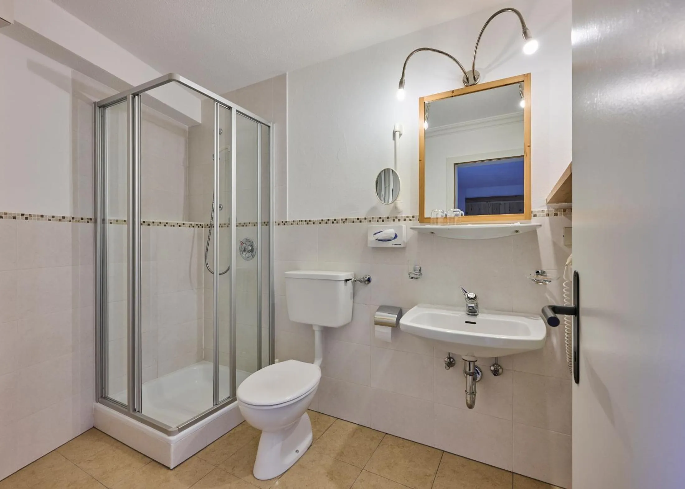 Shower in Haus Tirol