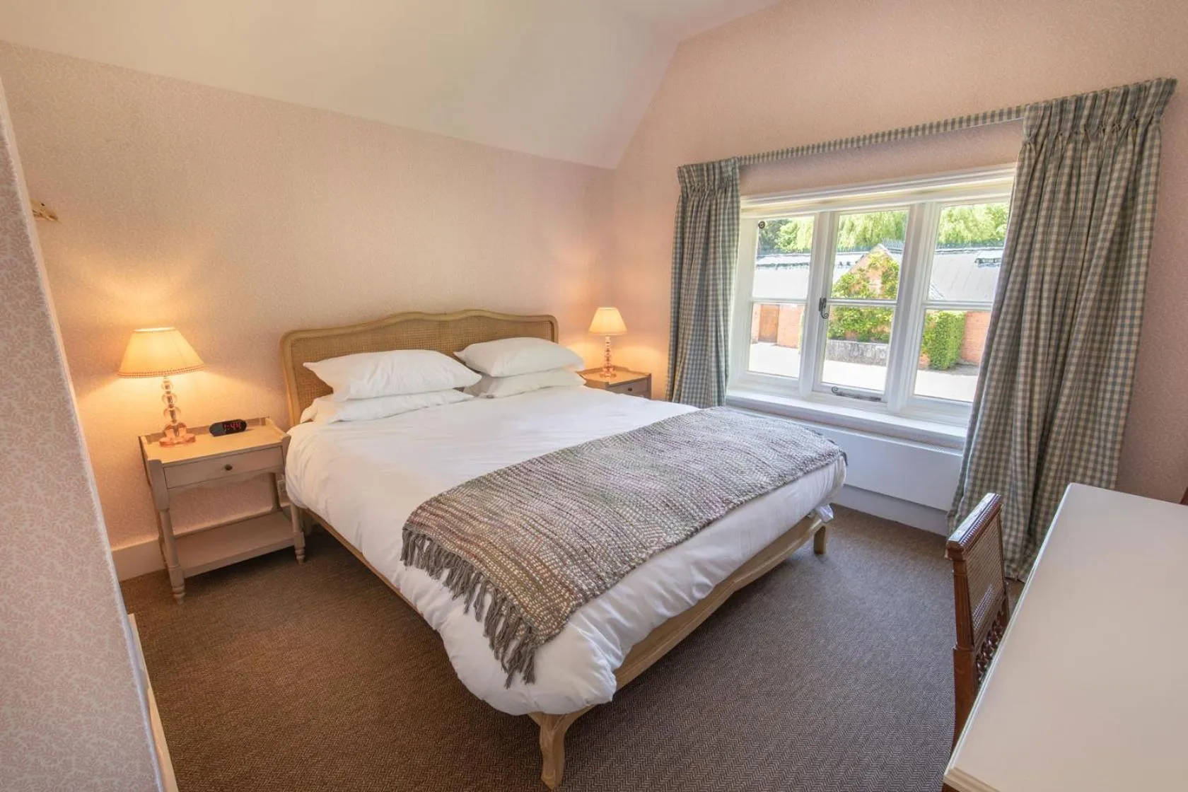 Bed in The Five Arrows Hotel