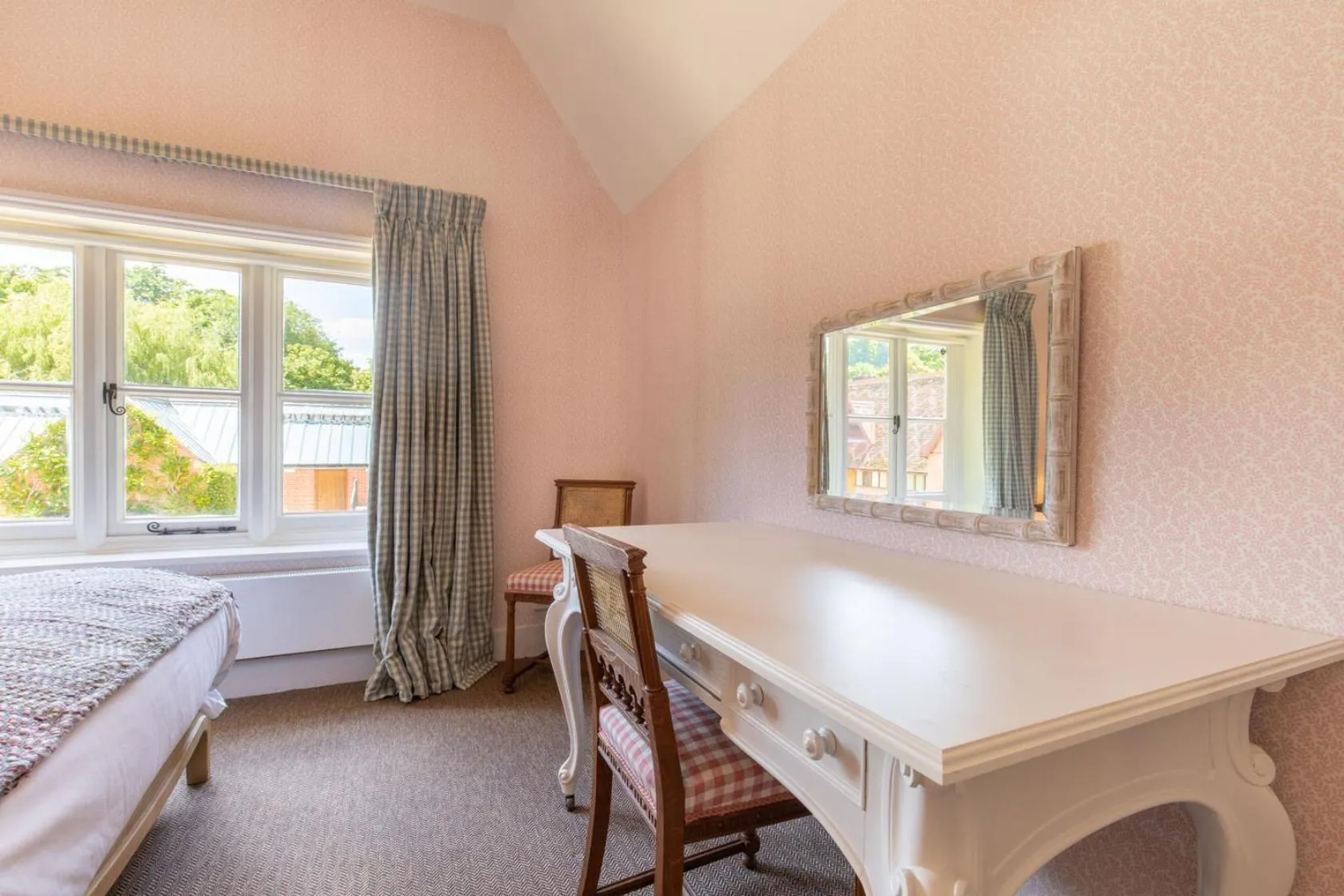 Bed in The Five Arrows Hotel